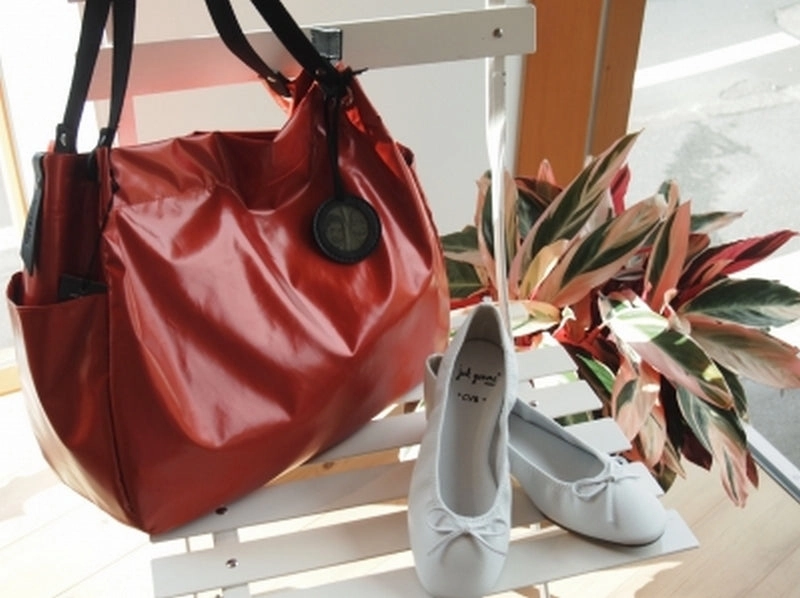 Levant Light Tote