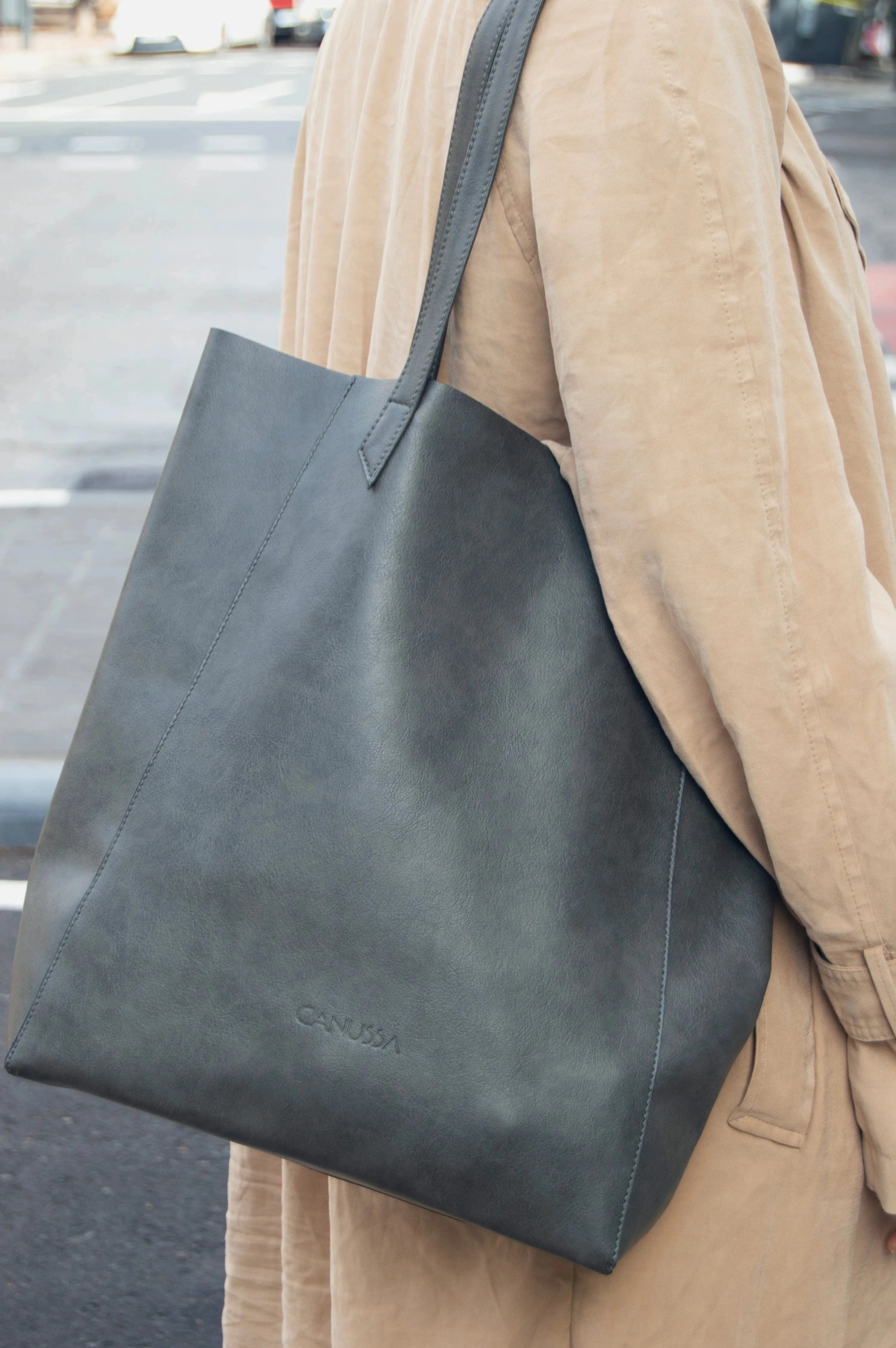 Lite Vegan Leather Everyday Tote Bag | Grey