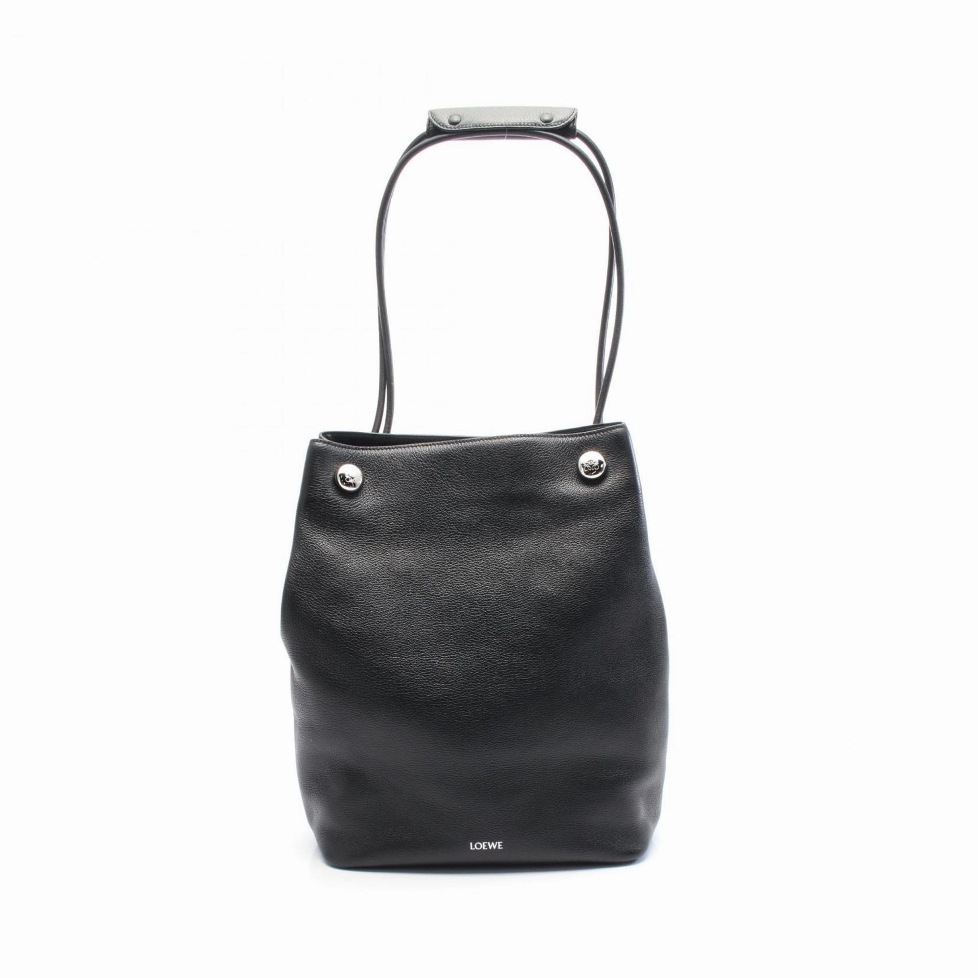 Loewe Leather Shoulder Bag (Pre-Owned)