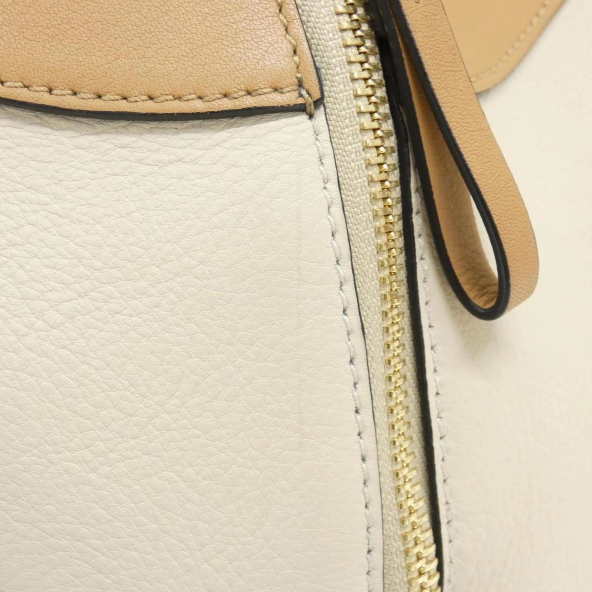Loewe Leather Shoulder Bag (Pre-Owned)