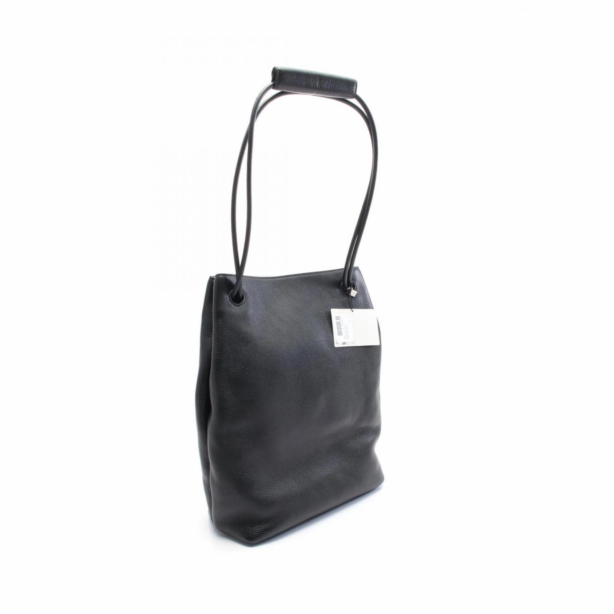 Loewe Leather Shoulder Bag (Pre-Owned)