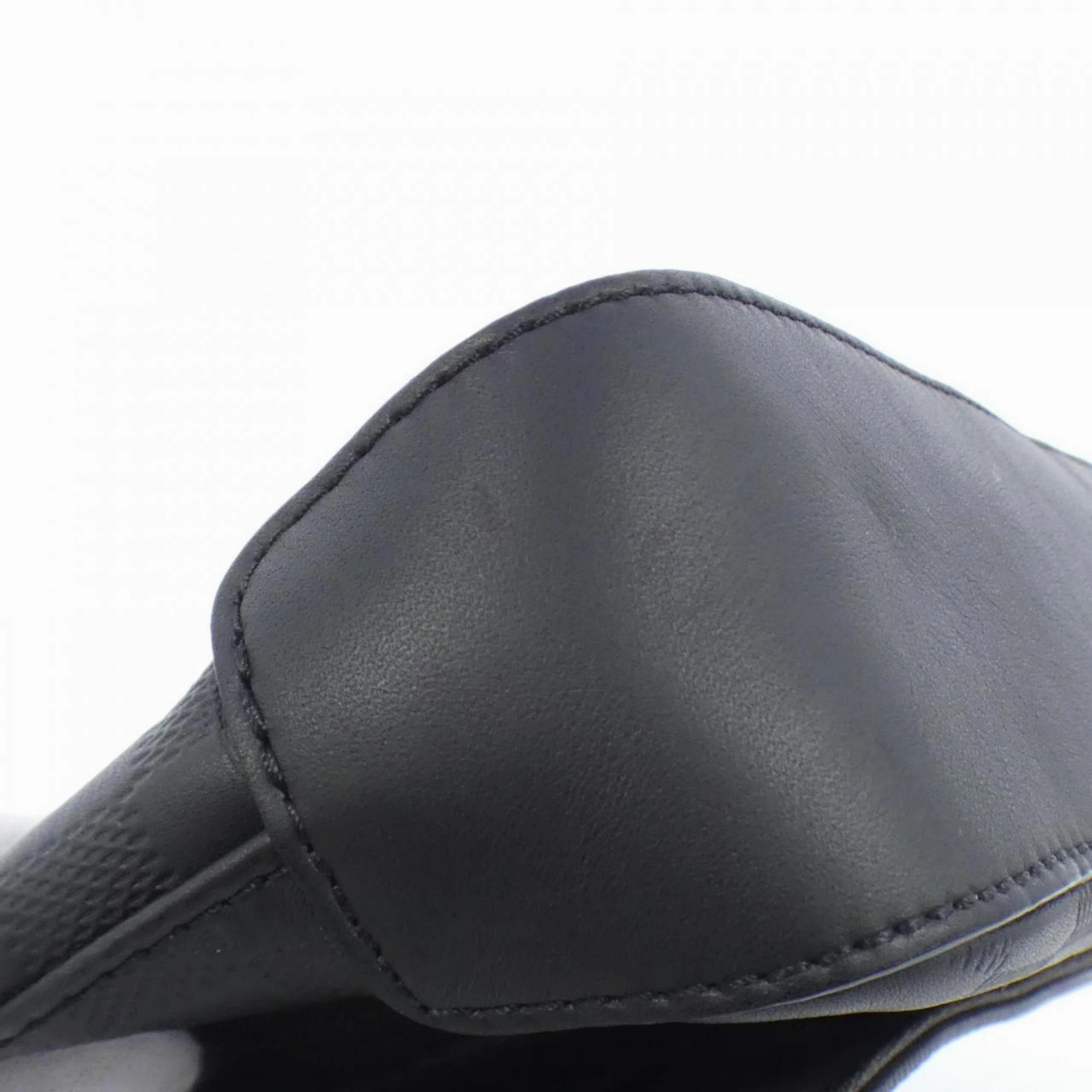 Louis Vuitton Abbesses Messenger Leather Shoulder Bag (Pre-Owned)