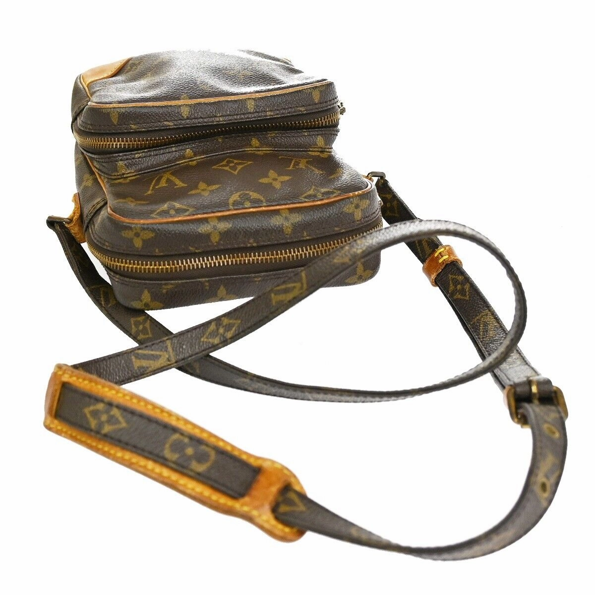 Louis Vuitton Amazon  Canvas Shoulder Bag ()