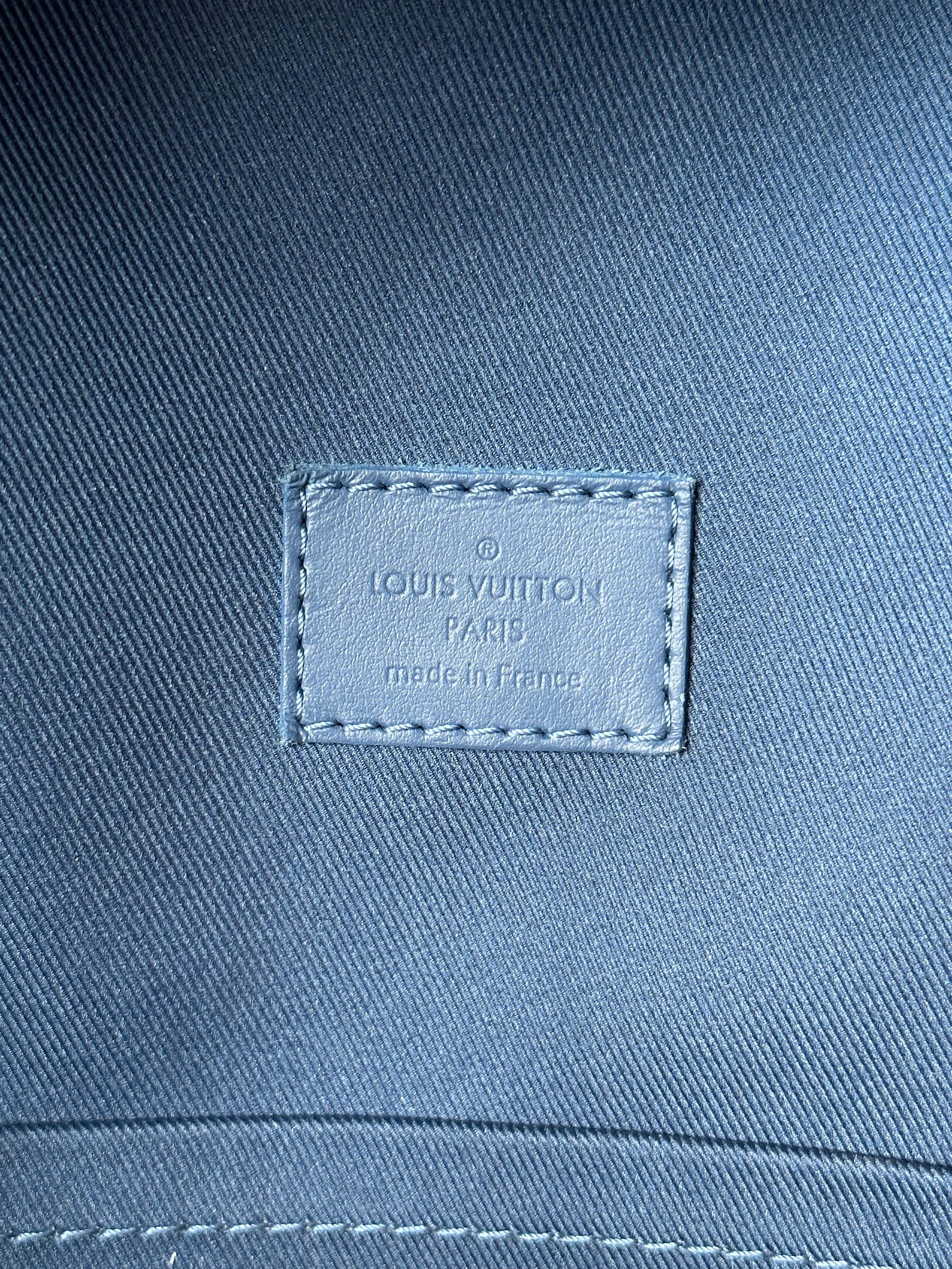 Louis Vuitton Black & Blue Gradient Monogram Discovery Backpack