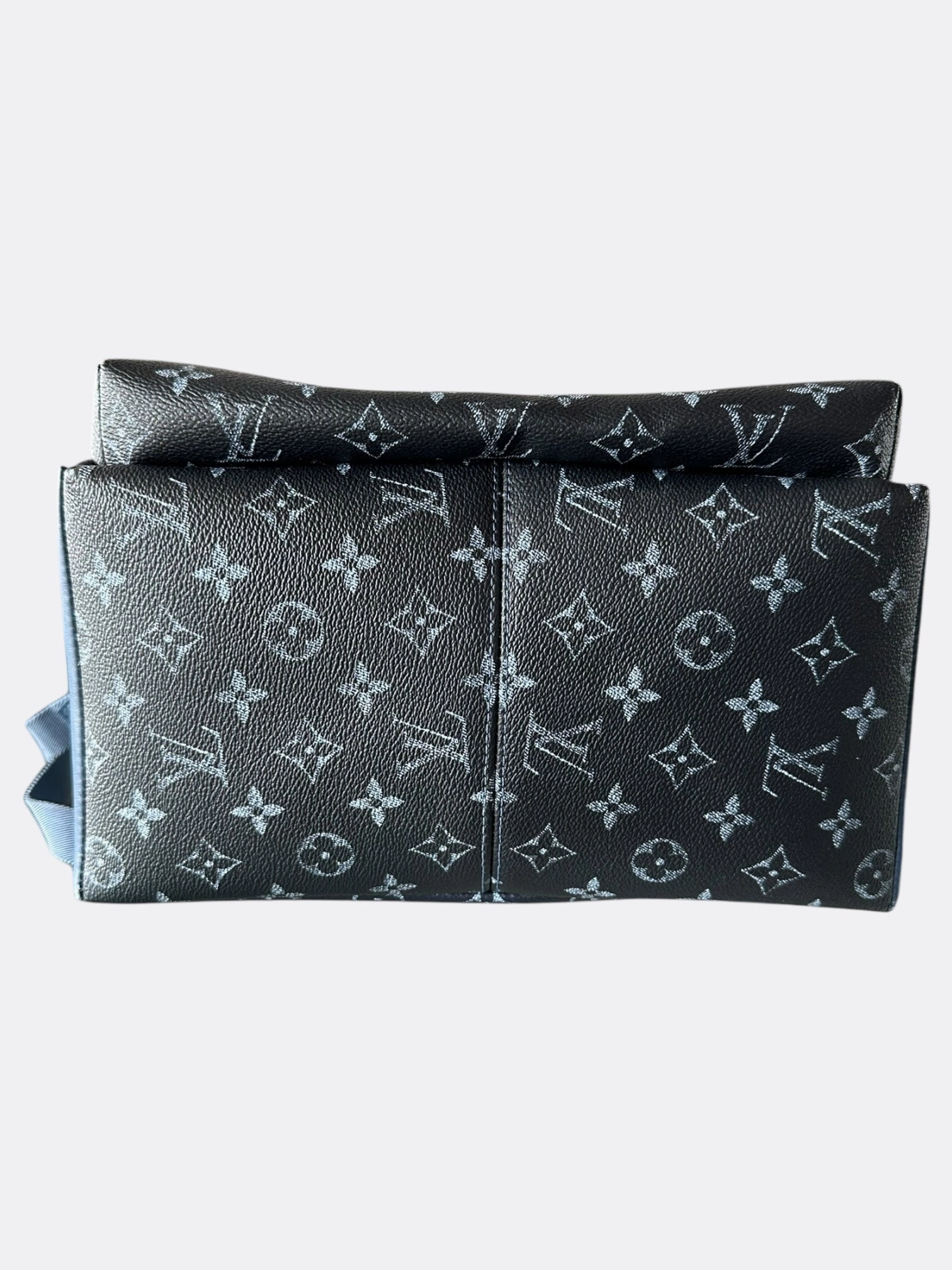 Louis Vuitton Black & Blue Gradient Monogram Discovery Backpack