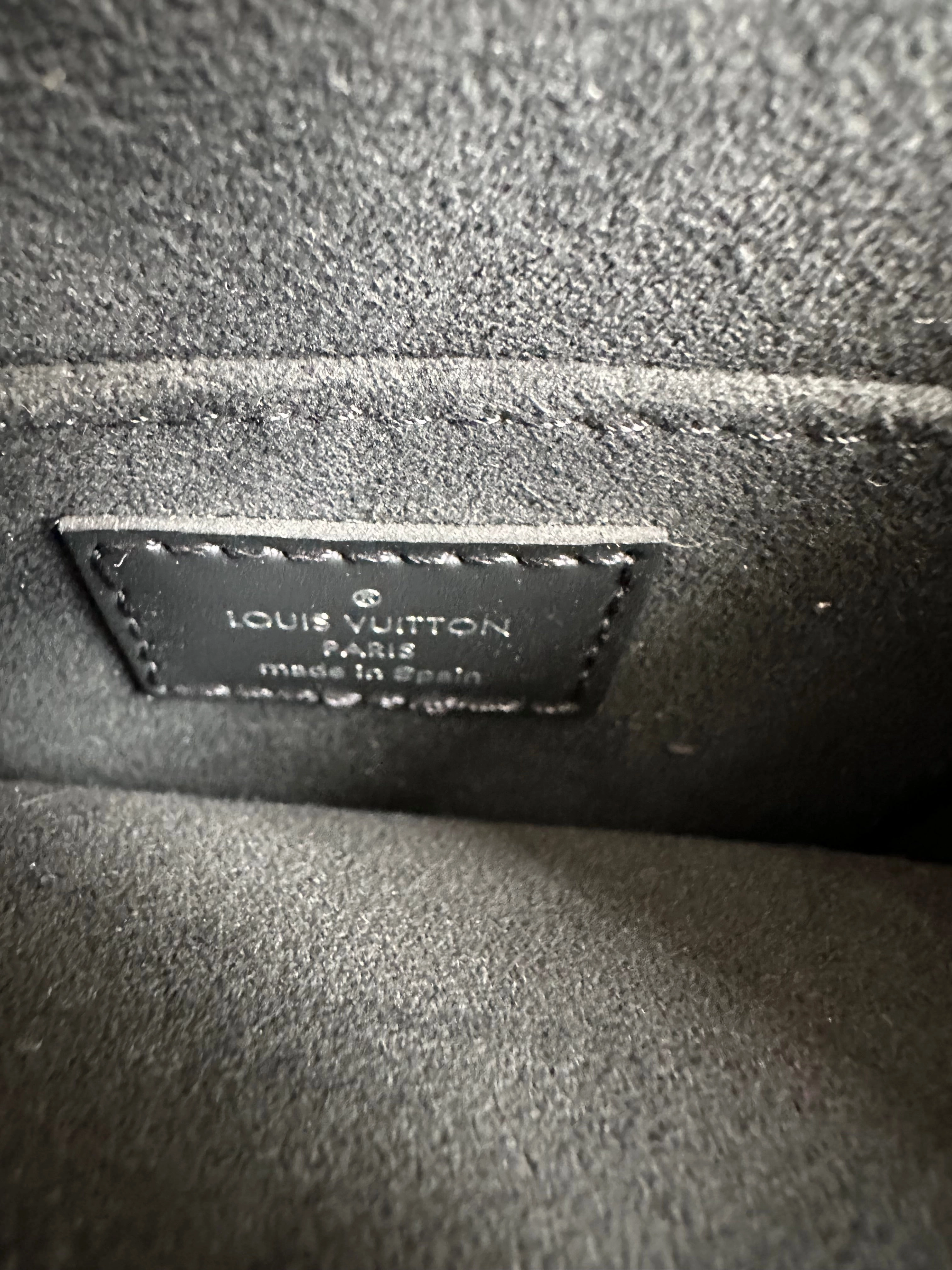 Louis Vuitton Black EPI Mini Sac Plat