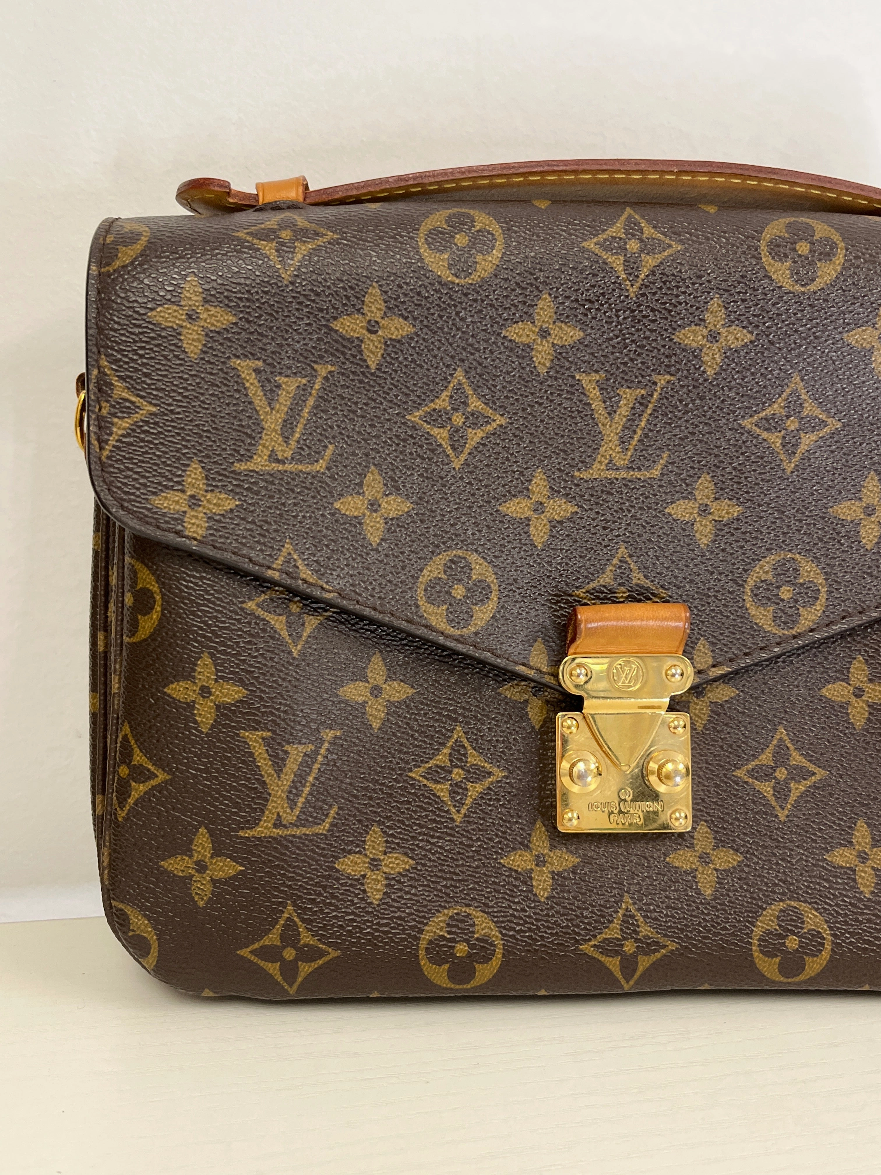 Louis Vuitton Brown Monogram Canvas Metis Shoulder Bag B18-6