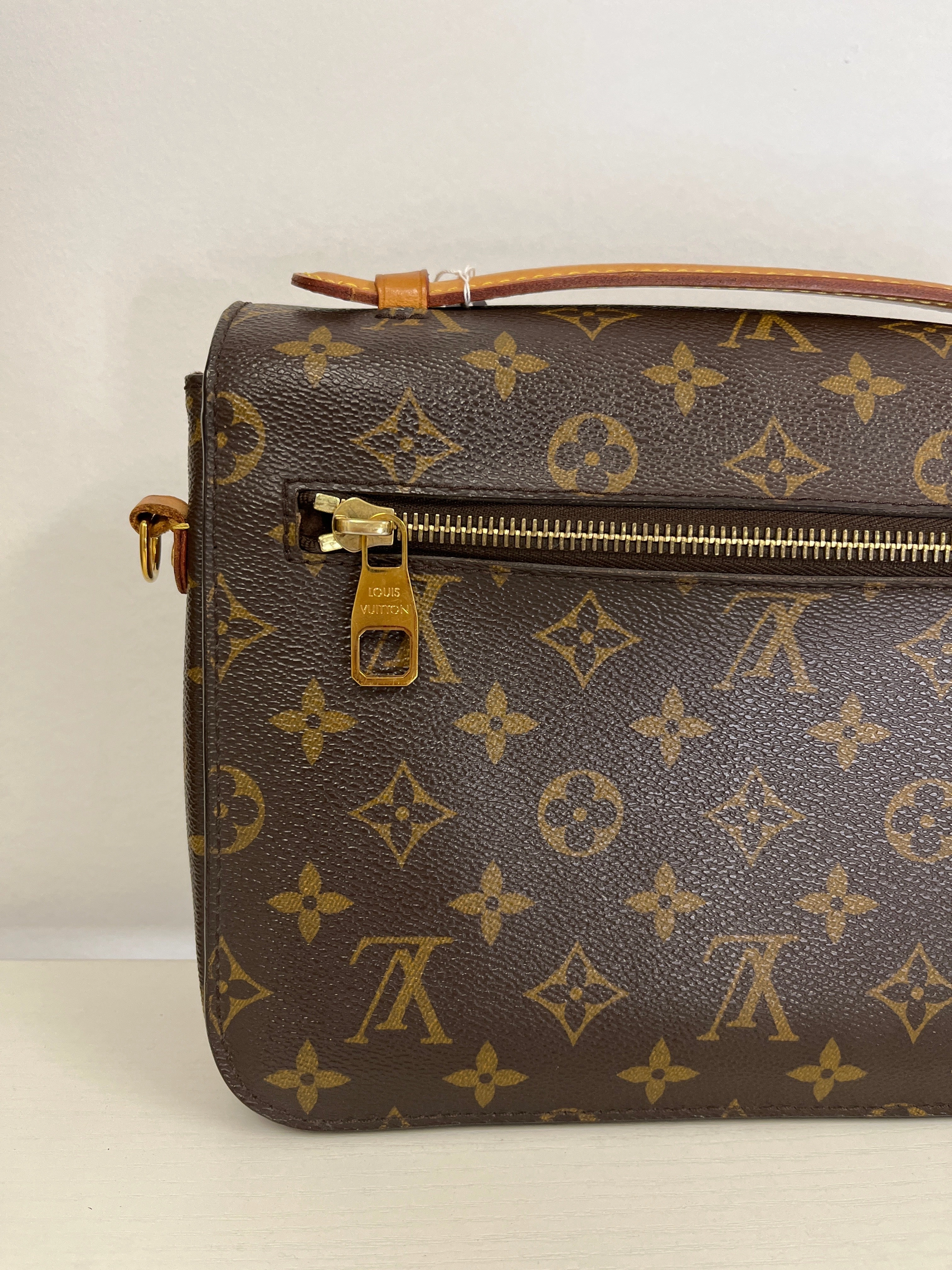 Louis Vuitton Brown Monogram Canvas Metis Shoulder Bag B18-6
