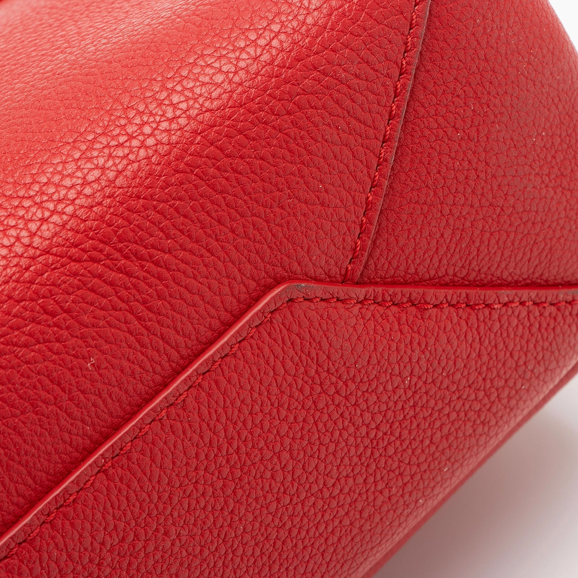 Louis Vuitton Calfskin Lockme II BB Shoulder Bag (SHF-LWCQaA)