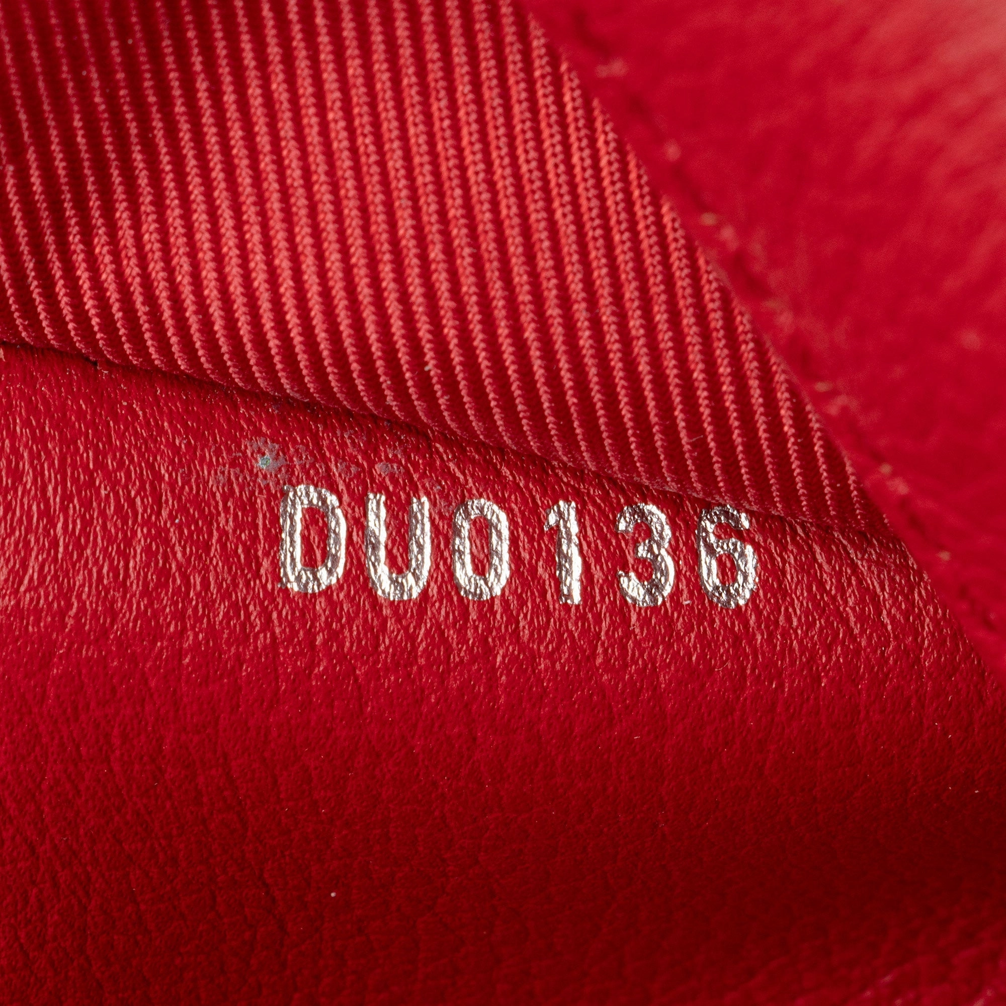 Louis Vuitton Calfskin Lockme II BB Shoulder Bag (SHF-Qca0YX)