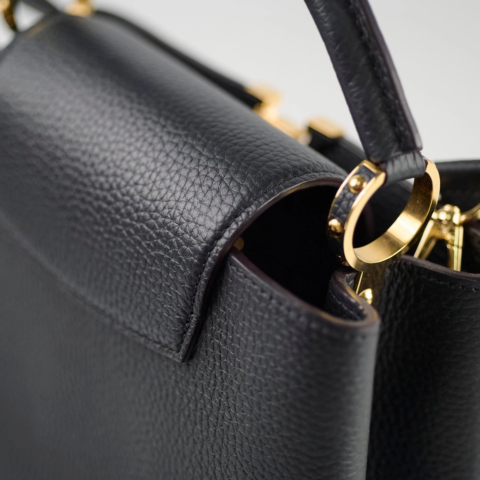 Louis Vuitton Capucines BB Black