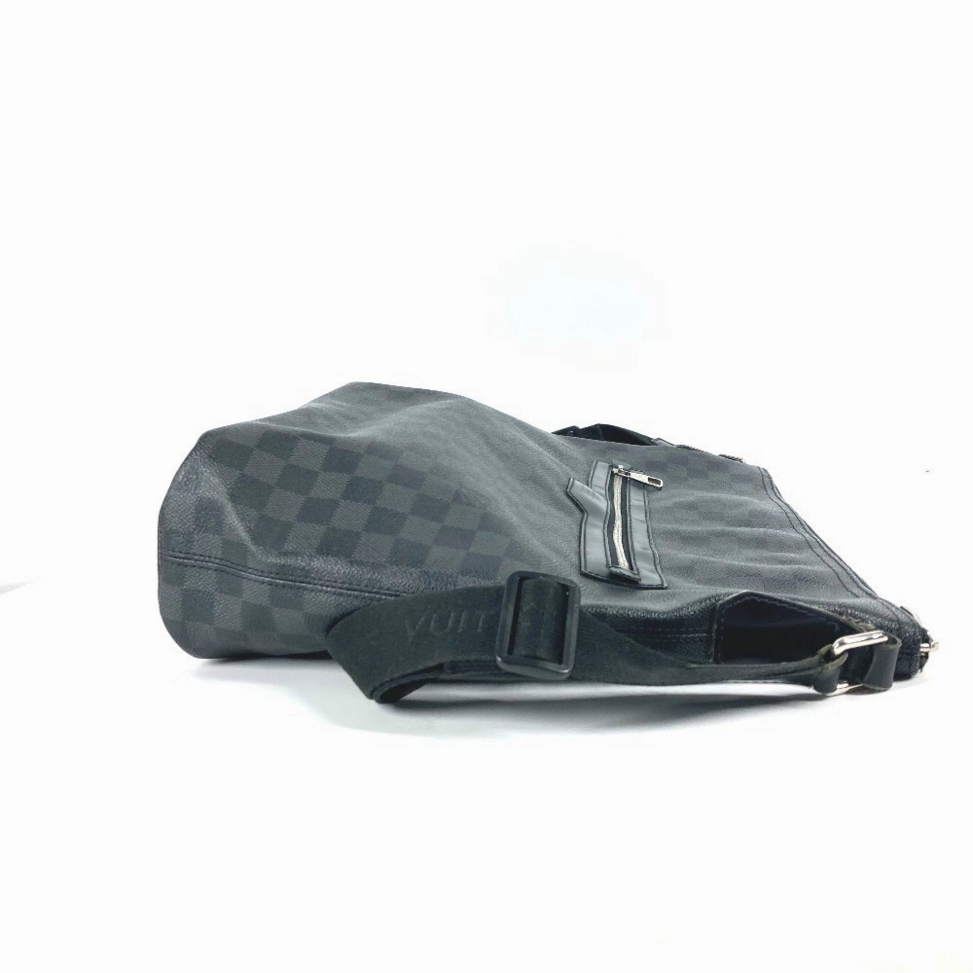 Louis Vuitton Damier Graphite Shoulder Bag (Pre-Owned)