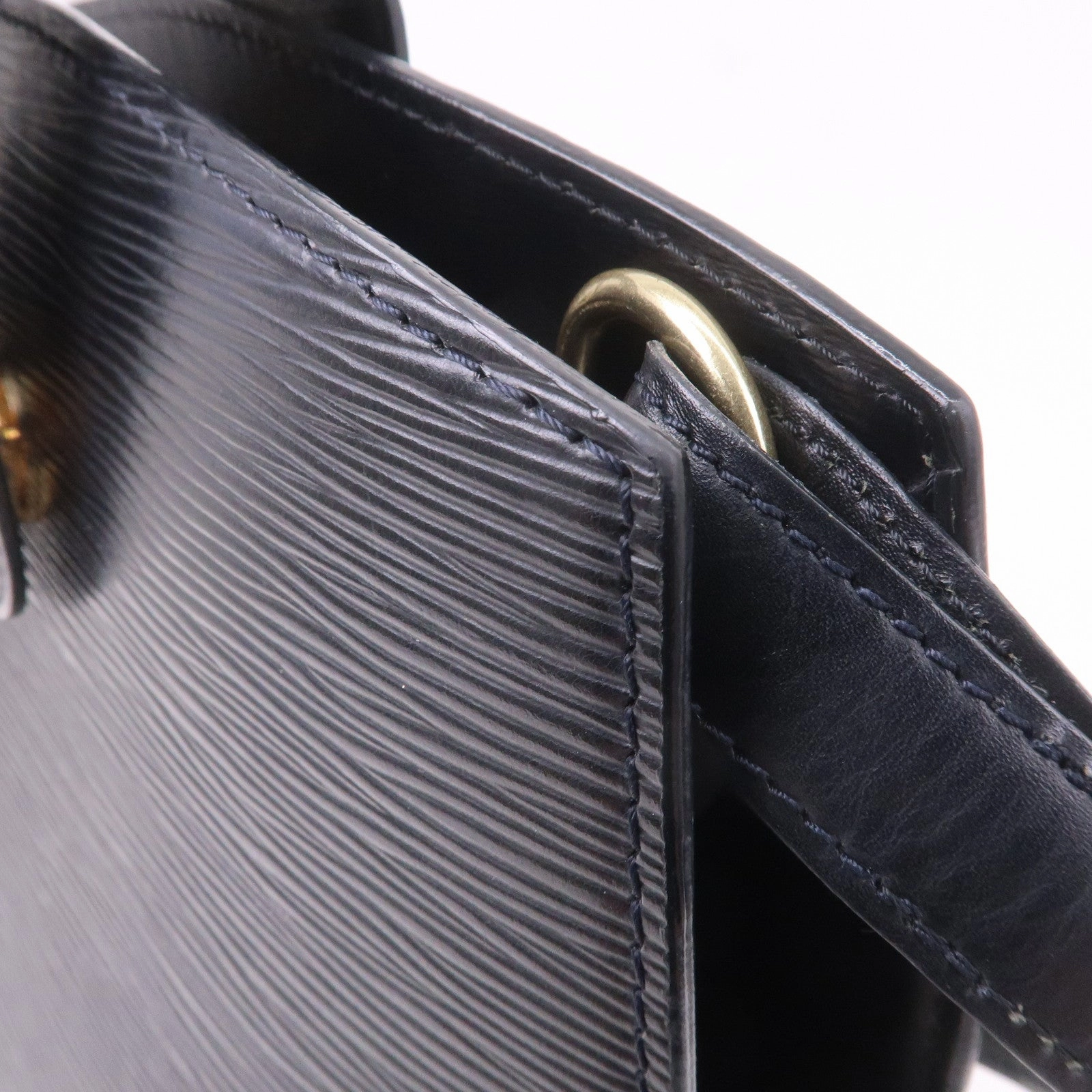 Louis Vuitton Epi Cluny Shoulder Bag Black Noir M52252