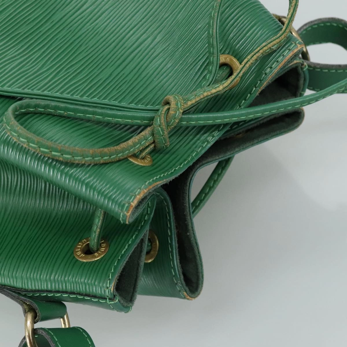 LOUIS VUITTON Epi Petit Noe Shoulder Bag Green M44102 LV 104433