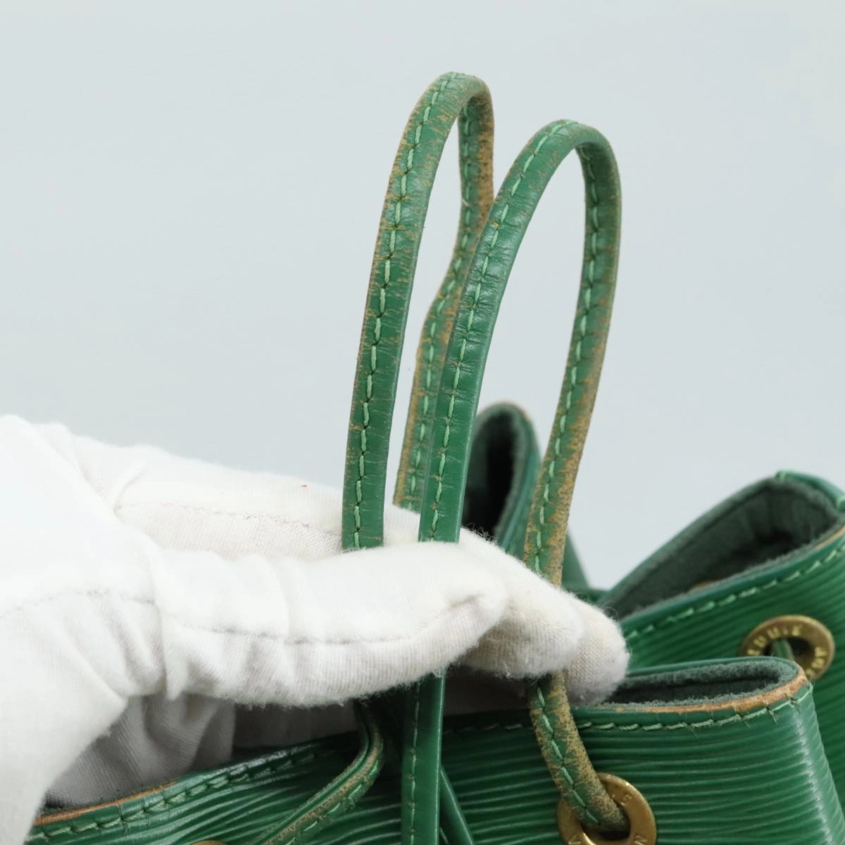 LOUIS VUITTON Epi Petit Noe Shoulder Bag Green M44102 LV 104433