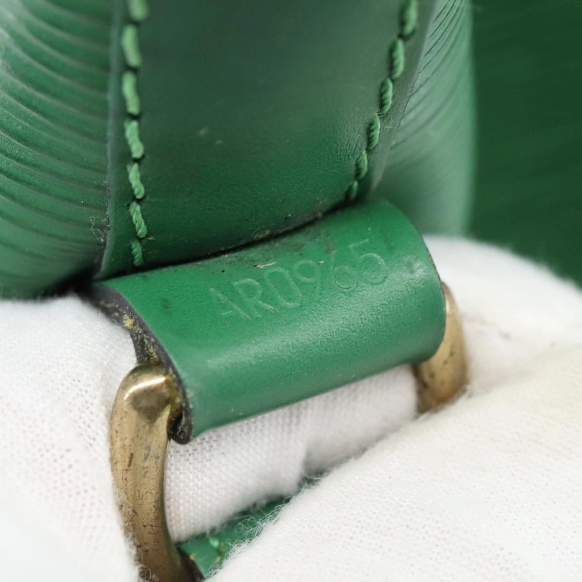 LOUIS VUITTON Epi Petit Noe Shoulder Bag Green M44102 LV 104433