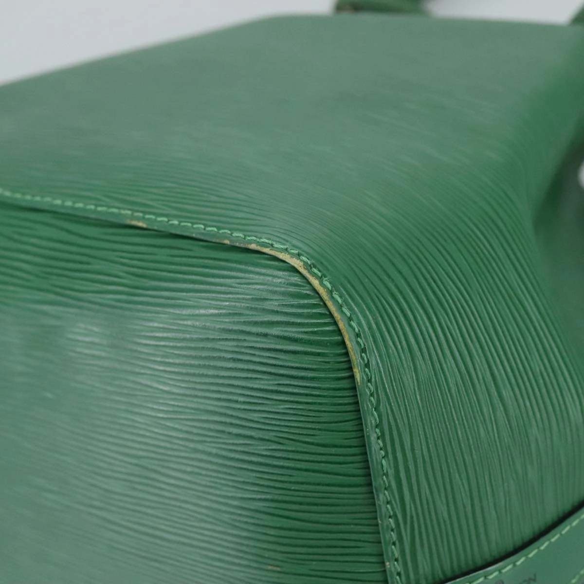 LOUIS VUITTON Epi Petit Noe Shoulder Bag Green M44102 LV 104433