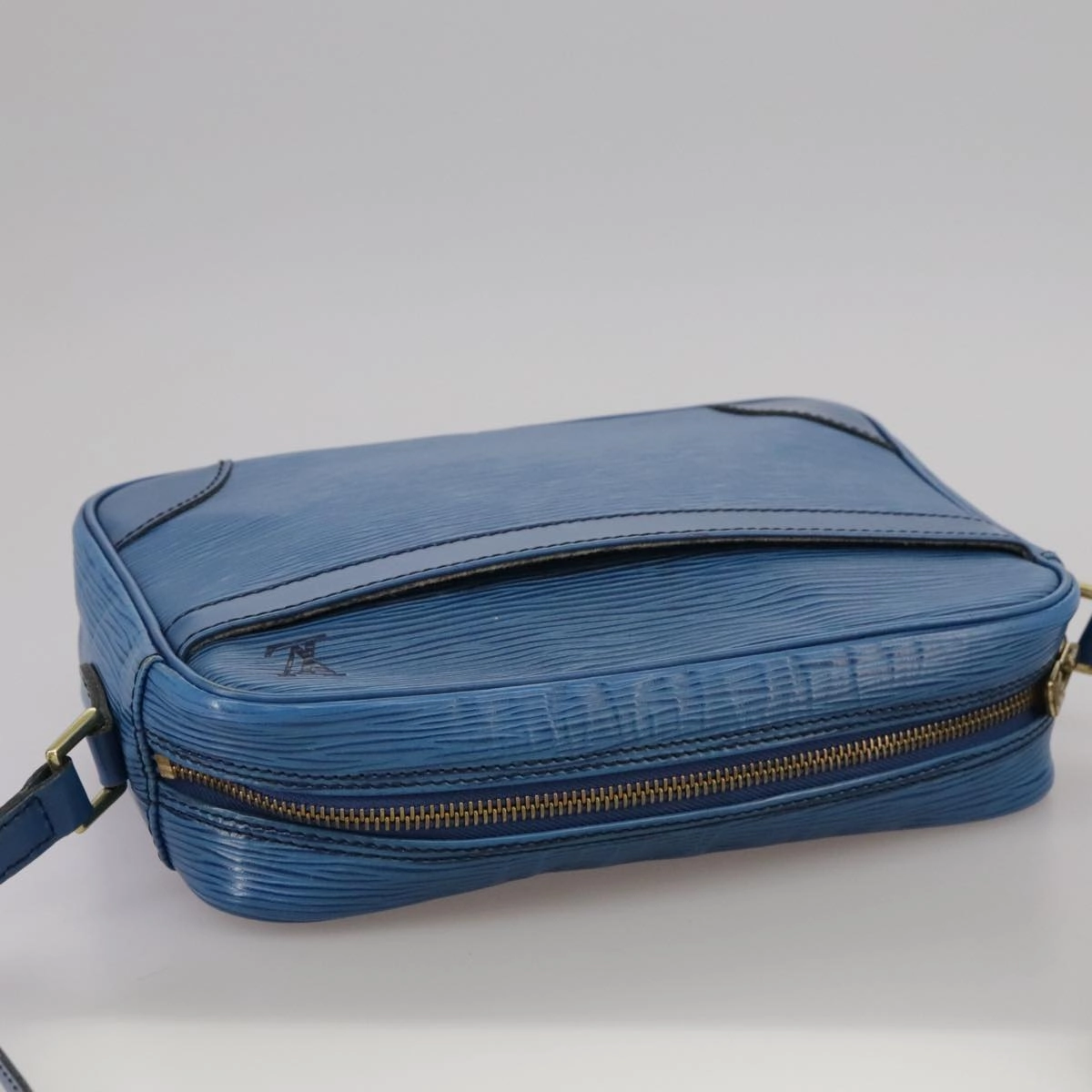 LOUIS VUITTON Epi Trocadero 23 Shoulder Bag Blue M52305 LV 104835