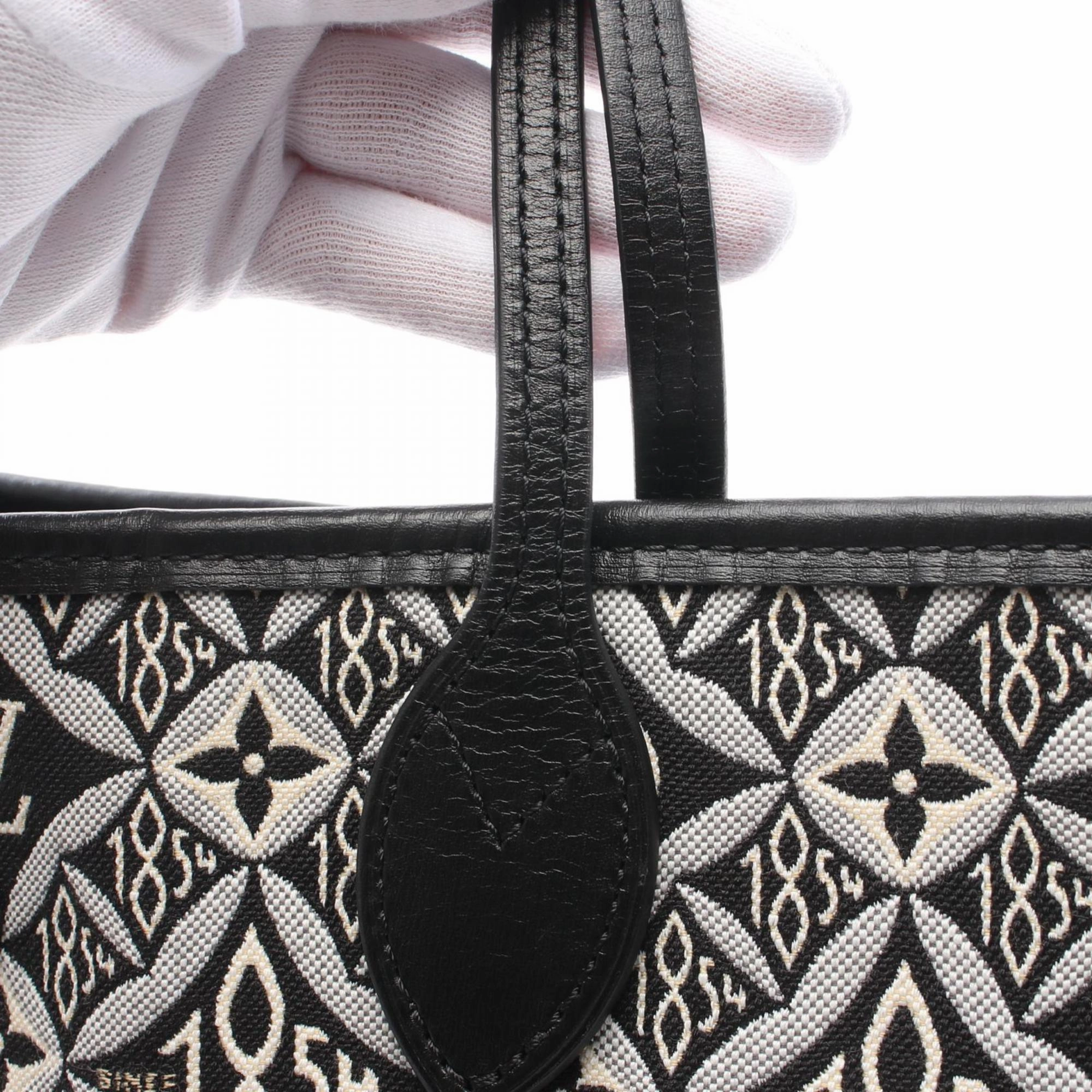 Louis Vuitton  ivory Canvas Monogram Jacquard Leather Tote Bag (Pre-Owned)