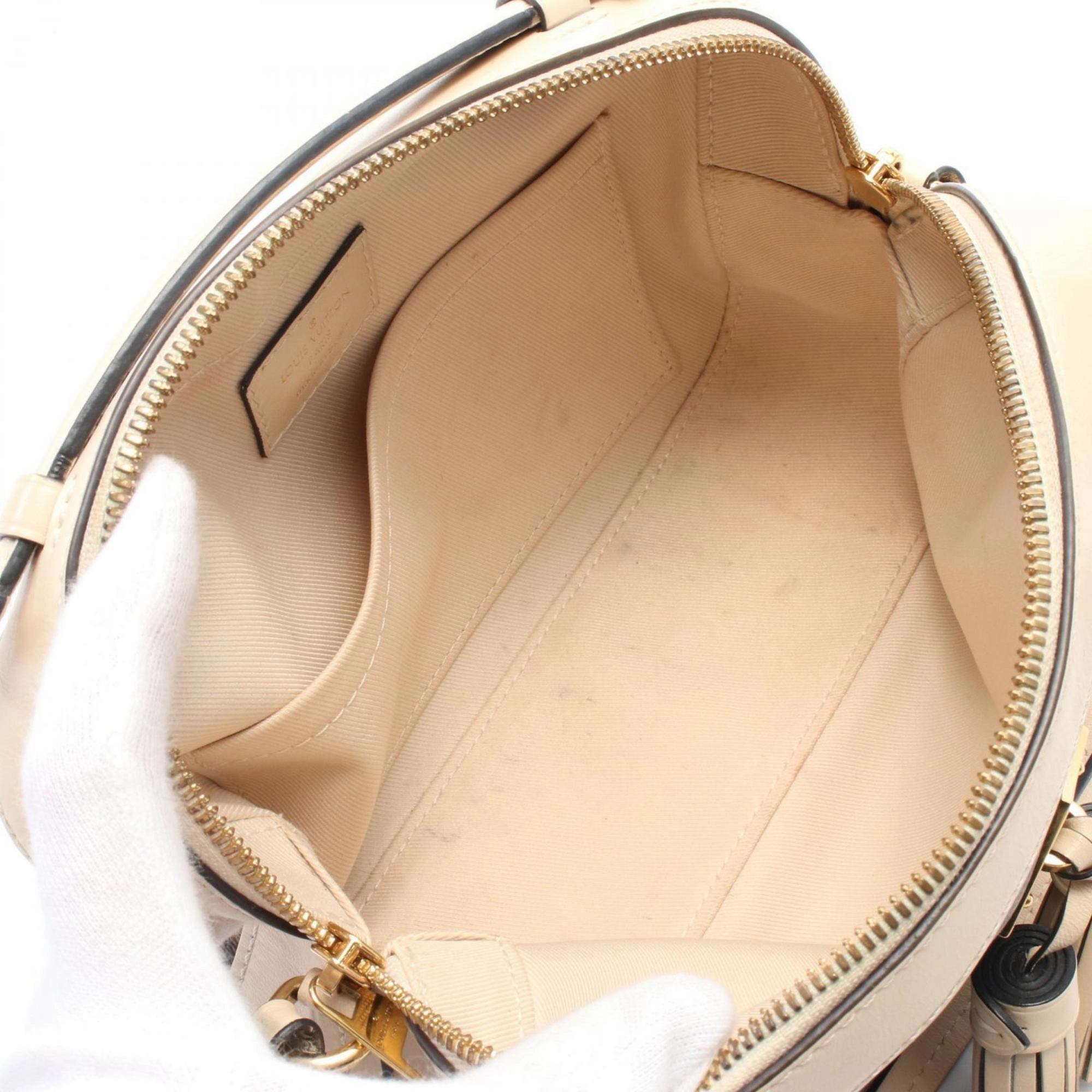 Louis Vuitton ivory Monogram Monogram Leather Shoulder Bag (Pre-Owned)