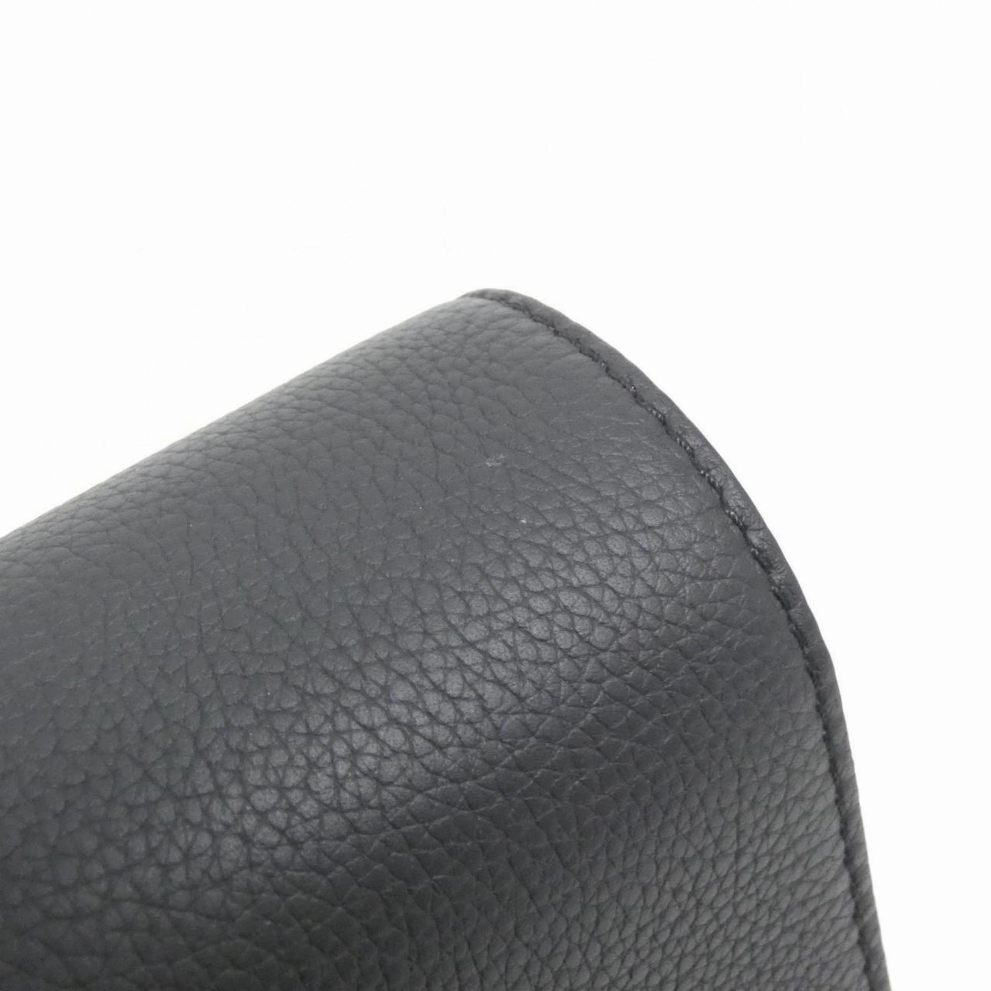 Louis Vuitton Leather Shoulder Bag (Pre-Owned)