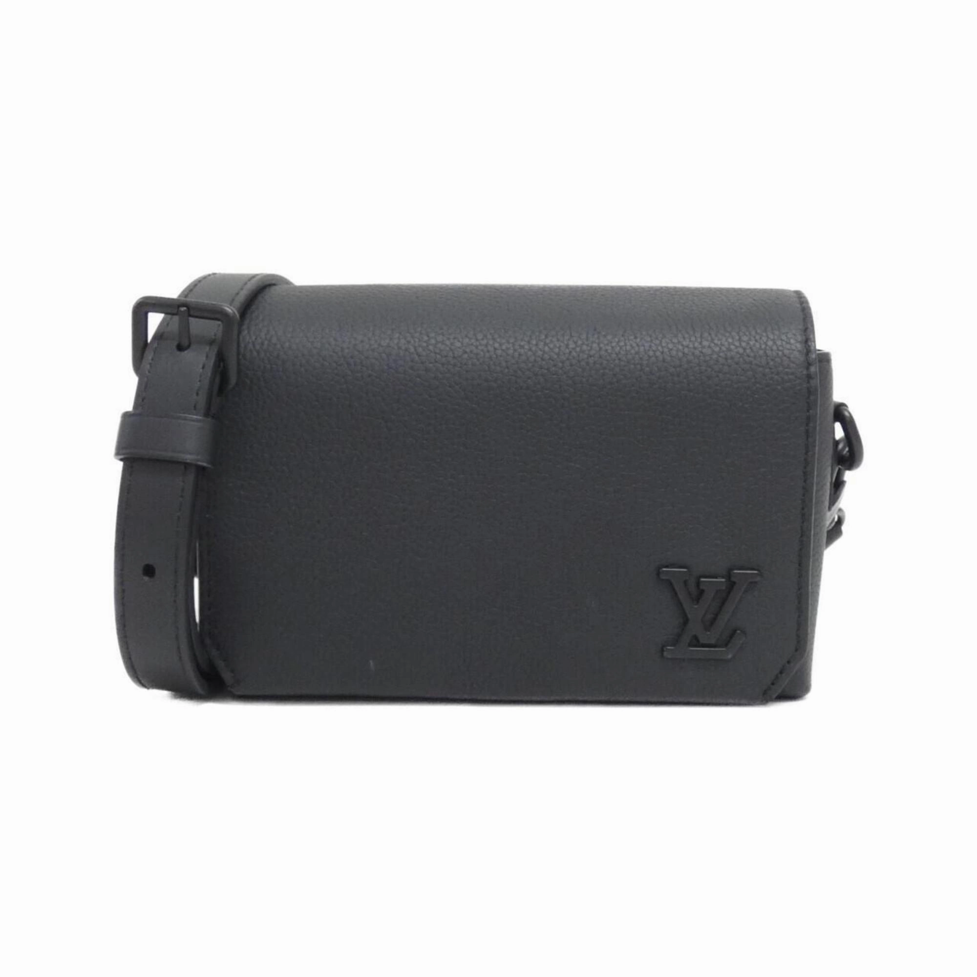Louis Vuitton Leather Shoulder Bag (Pre-Owned)