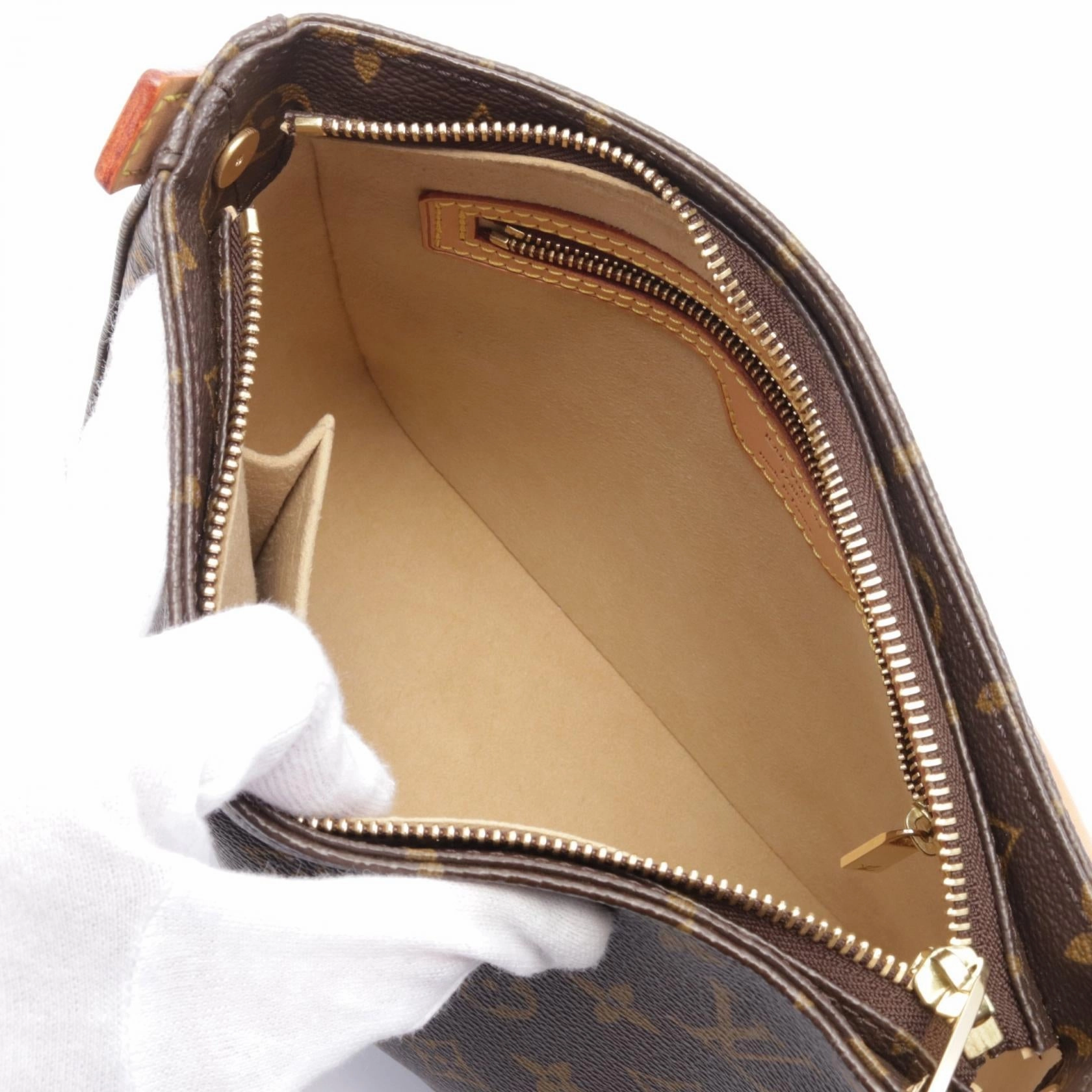 Louis Vuitton Looping MM Monogram Shoulder Bag