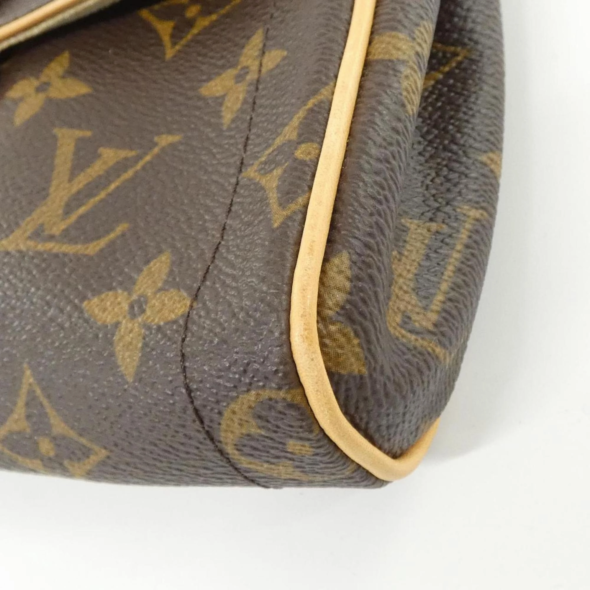 Louis Vuitton Marron Monogram Monogram Pochette Shoulder Bag (Pre-Owned)