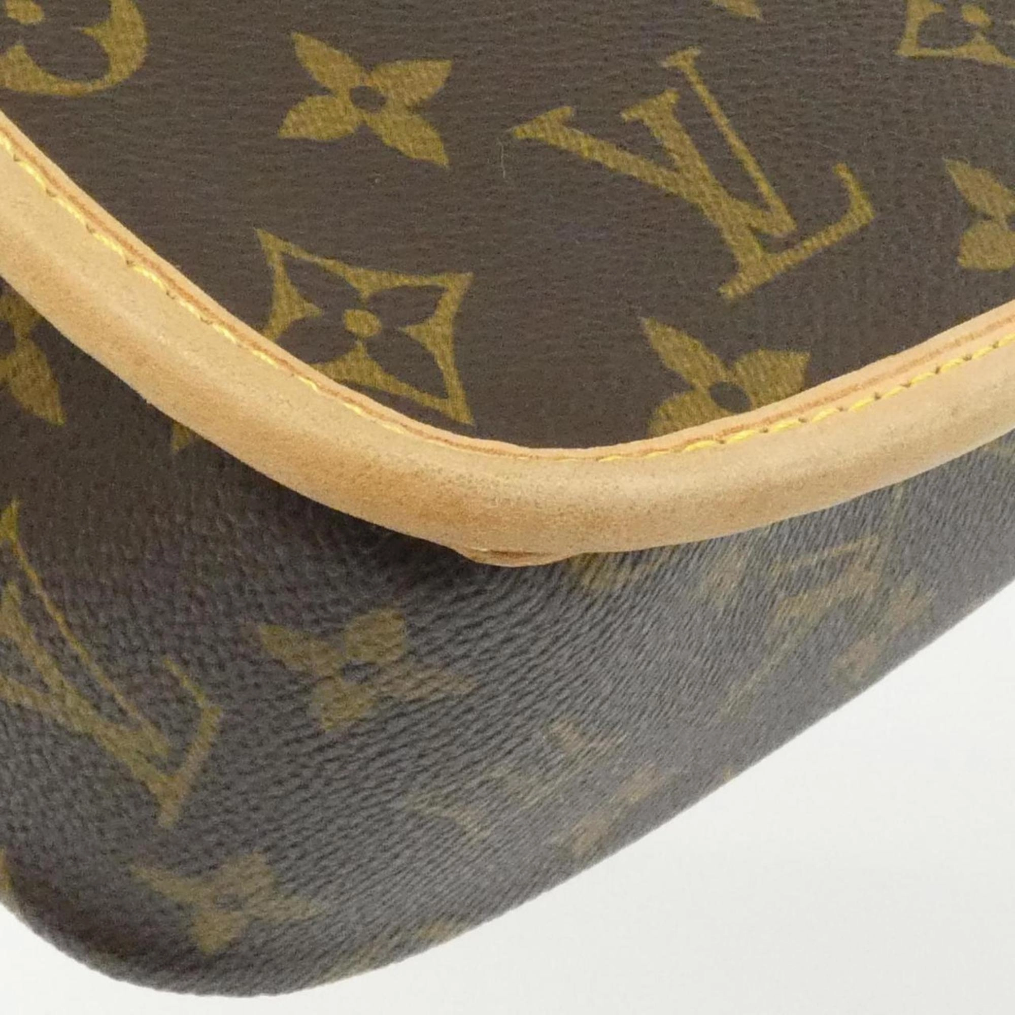 Louis Vuitton Marron Monogram Monogram Shoulder Bag (Pre-Owned)