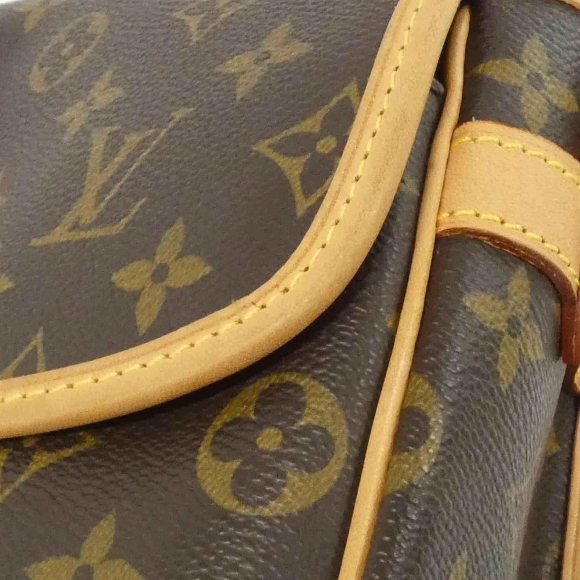 Louis Vuitton Marron Monogram Monogram Shoulder Bag (Pre-Owned)