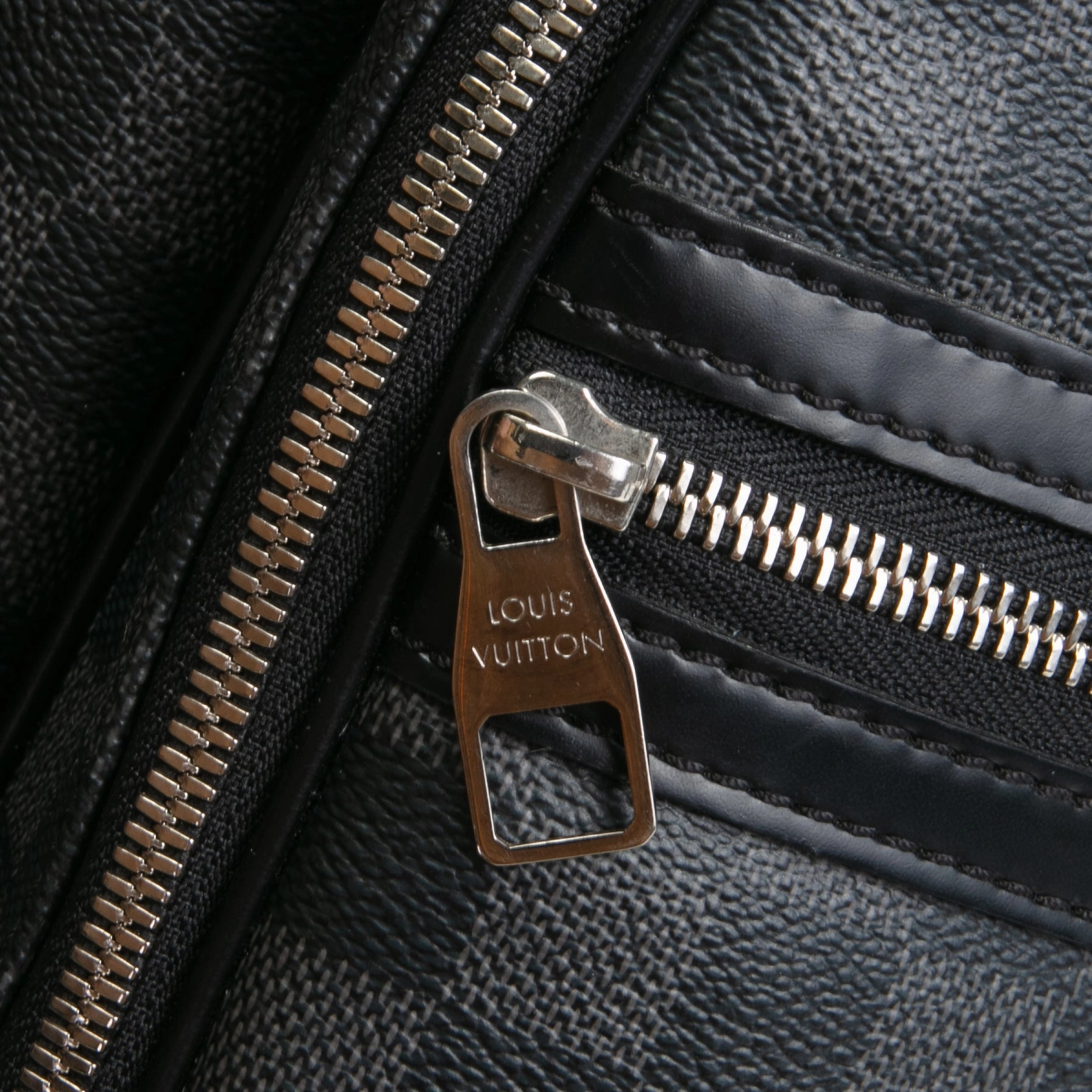 LOUIS VUITTON Michael Backpack Damier Graphite