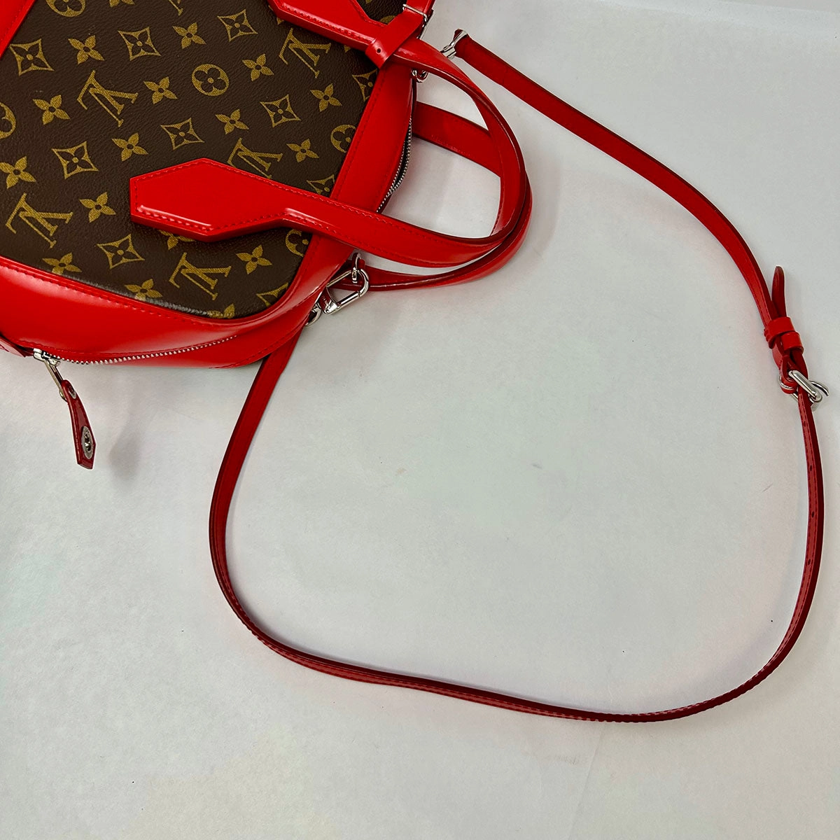 Louis Vuitton Monogram Dora Handle Bag