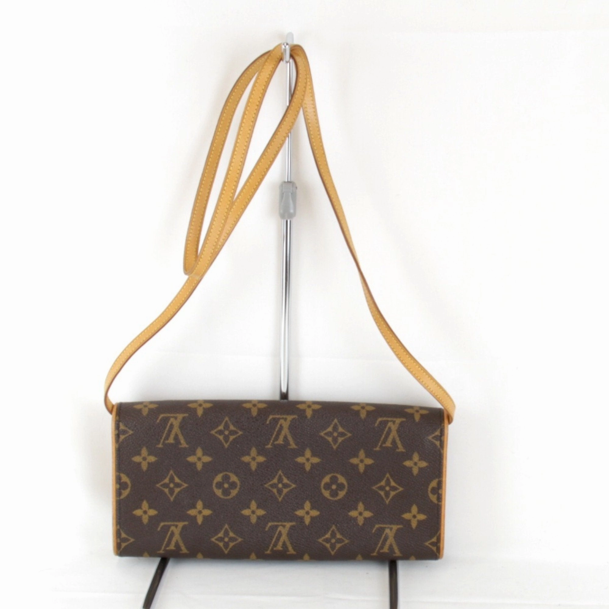 Louis Vuitton Monogram Monogram Pochette Shoulder Bag (Pre-Owned)