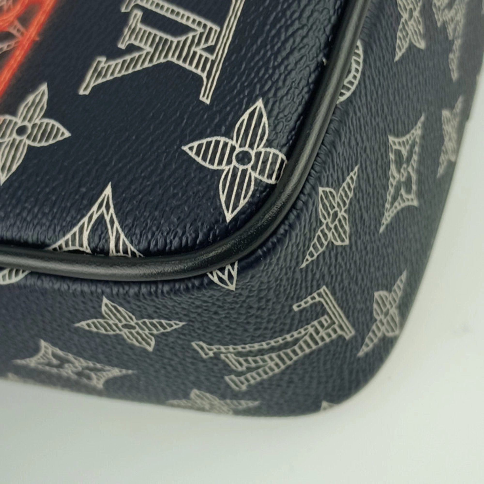Louis Vuitton Monogram Navy Monogram Leather Pochette Shoulder Bag (Pre-Owned)