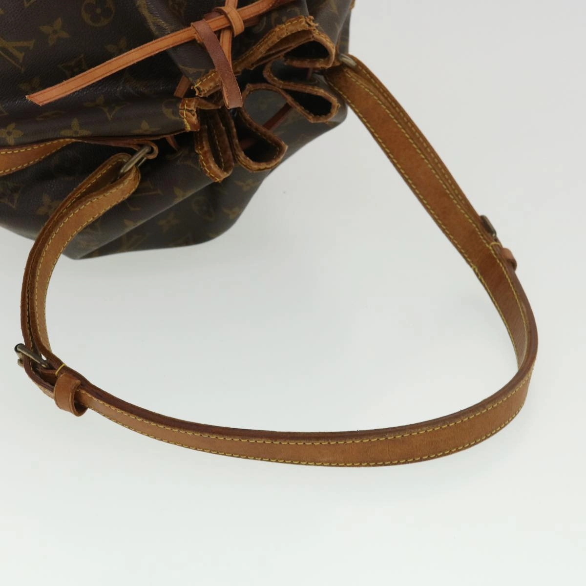 LOUIS VUITTON Monogram Noe Shoulder Bag M42224 LV rd4654