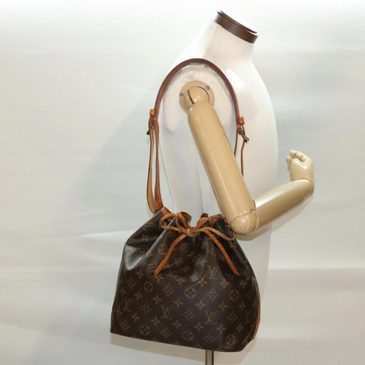 LOUIS VUITTON Monogram Petit Noe Shoulder Bag M42226 LV 40662