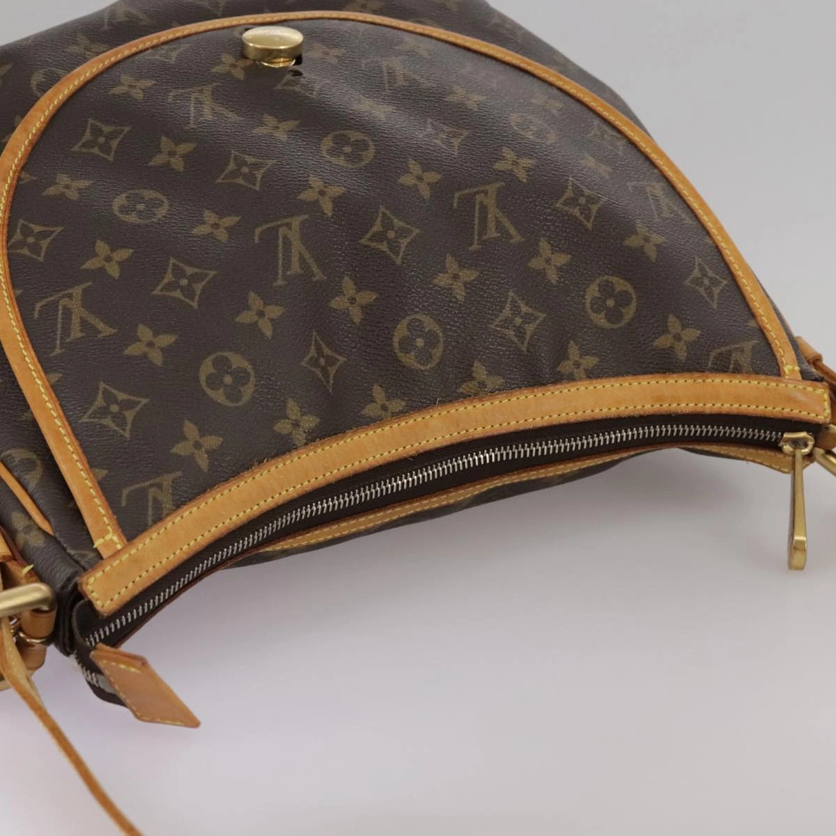 LOUIS VUITTON Monogram Tolum GM Shoulder Bag M40075 LV 104442