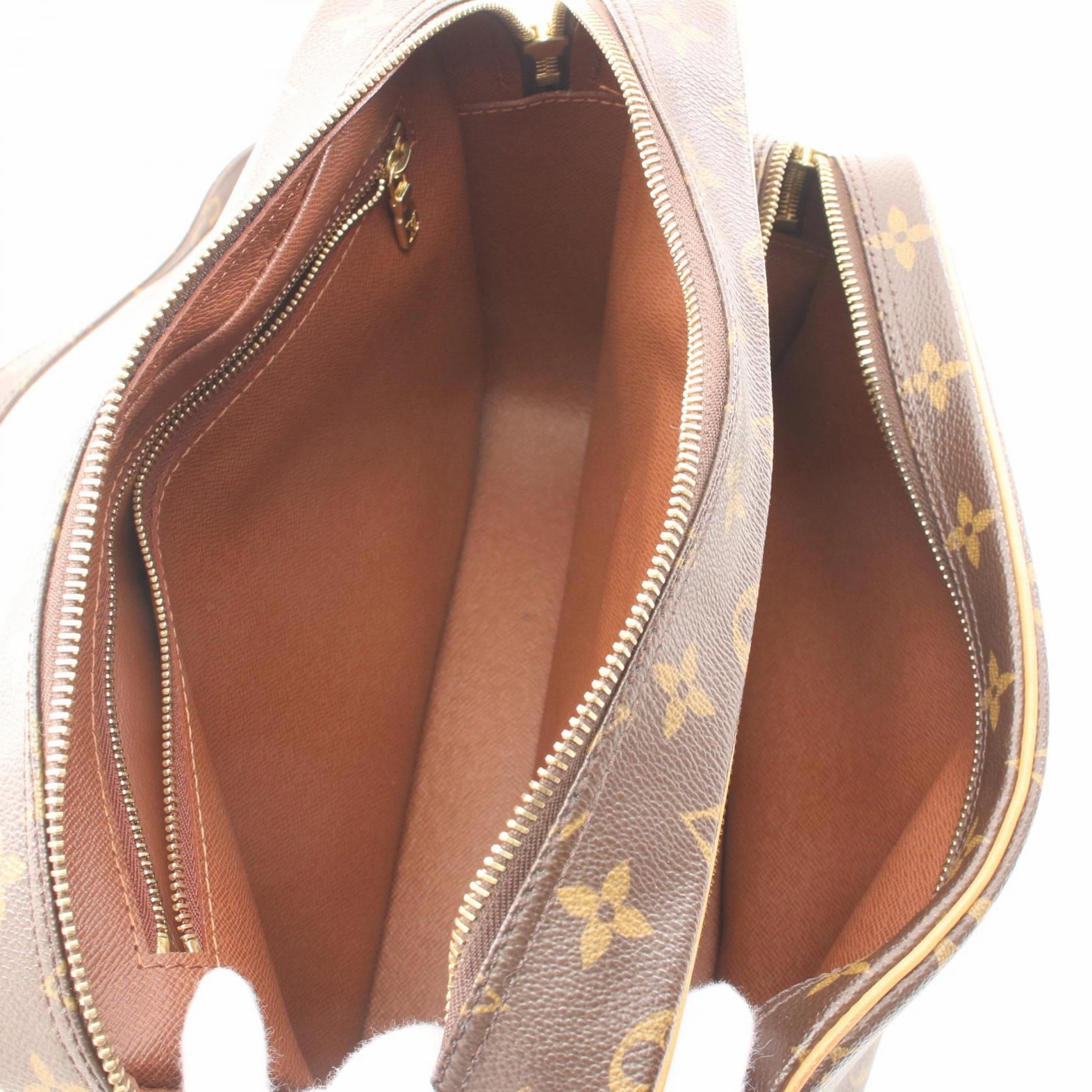 Louis Vuitton Nile Shoulder Bag Monogram
