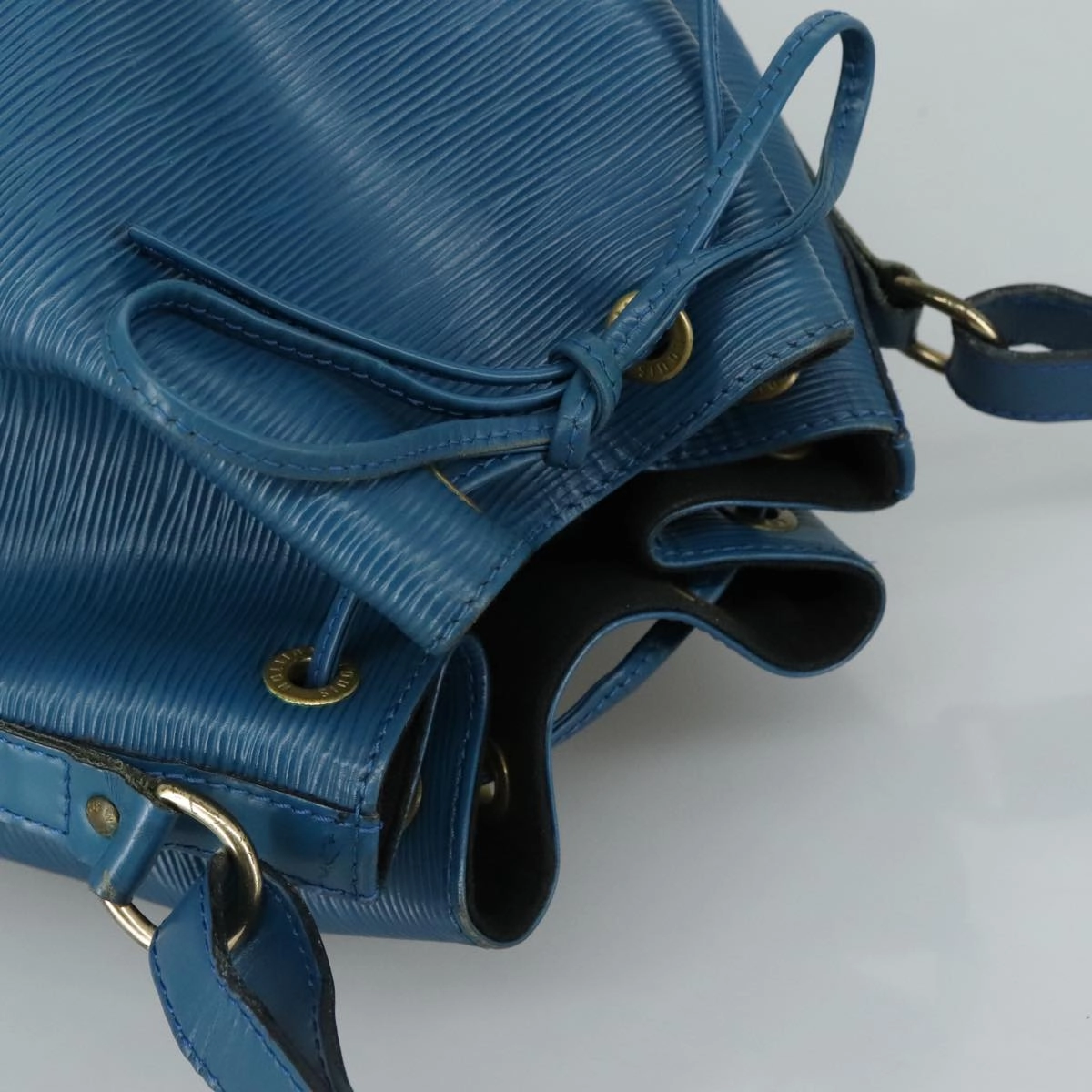 Louis Vuitton No Blue Leather Shoulder Bag