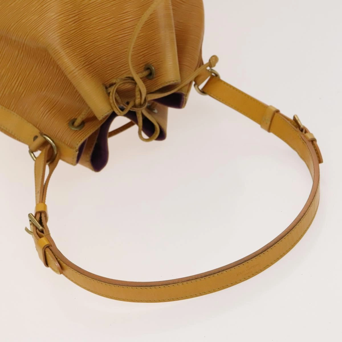 Louis Vuitton No Leather Shoulder Bag (Pre-Owned)