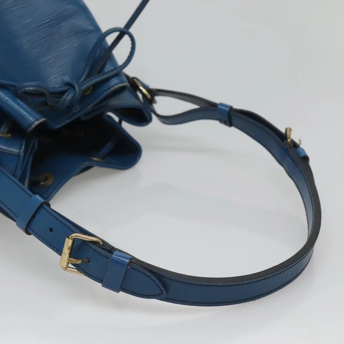 Louis Vuitton No Leather Shoulder Bag (Pre-Owned)