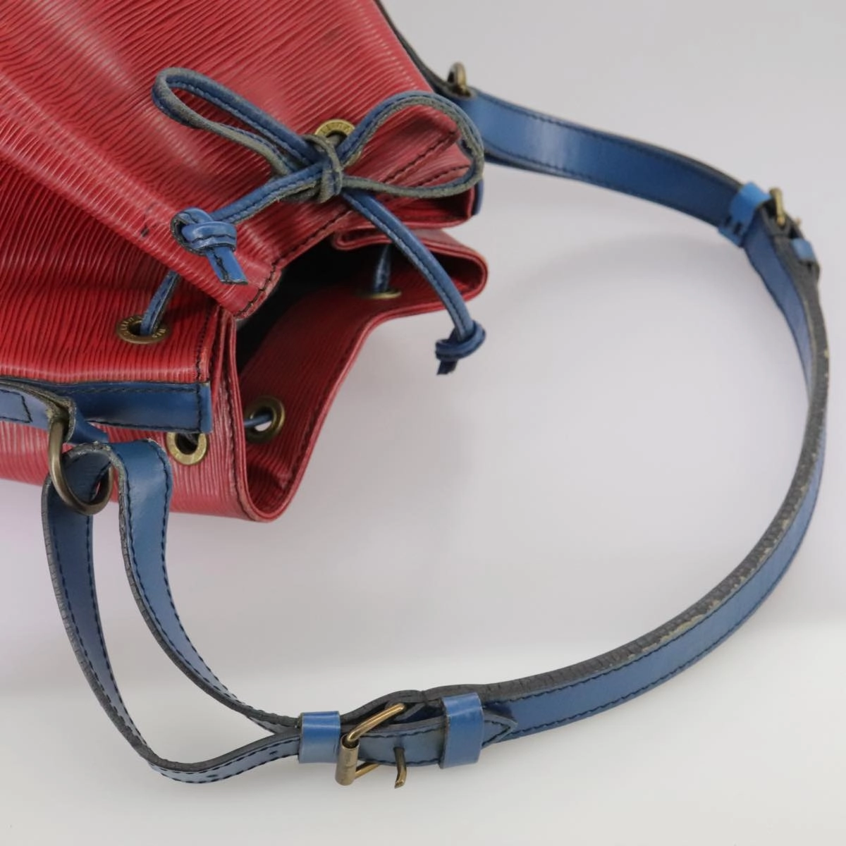 Louis Vuitton No Red Leather Shoulder Bag