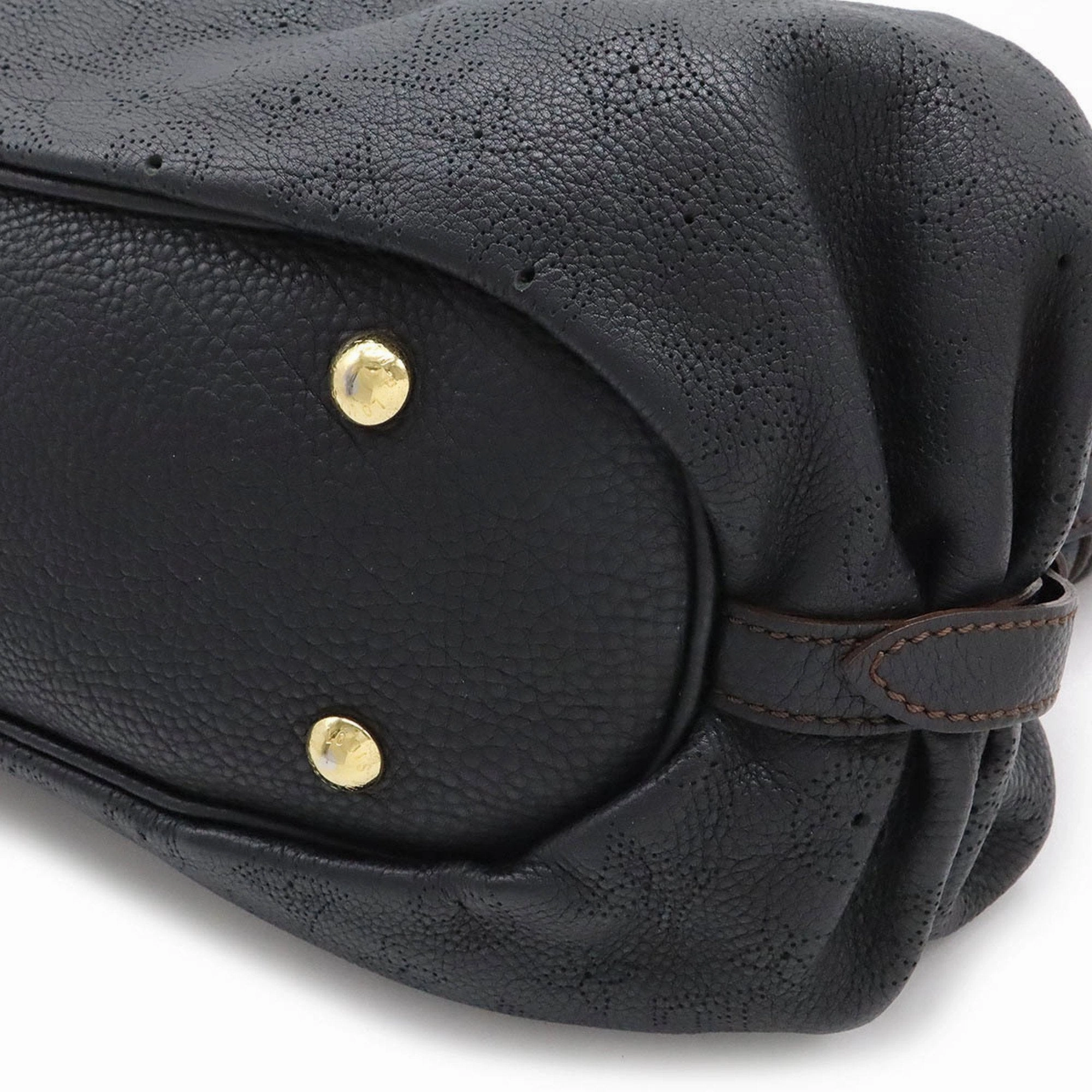 Louis Vuitton Noir Leather Shoulder Bag (Pre-Owned)