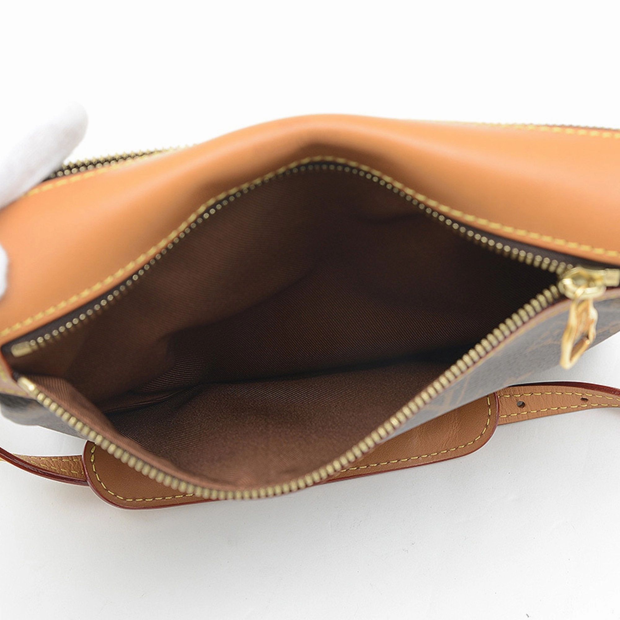 Louis Vuitton  Shoulder Bag (Pre-Owned)