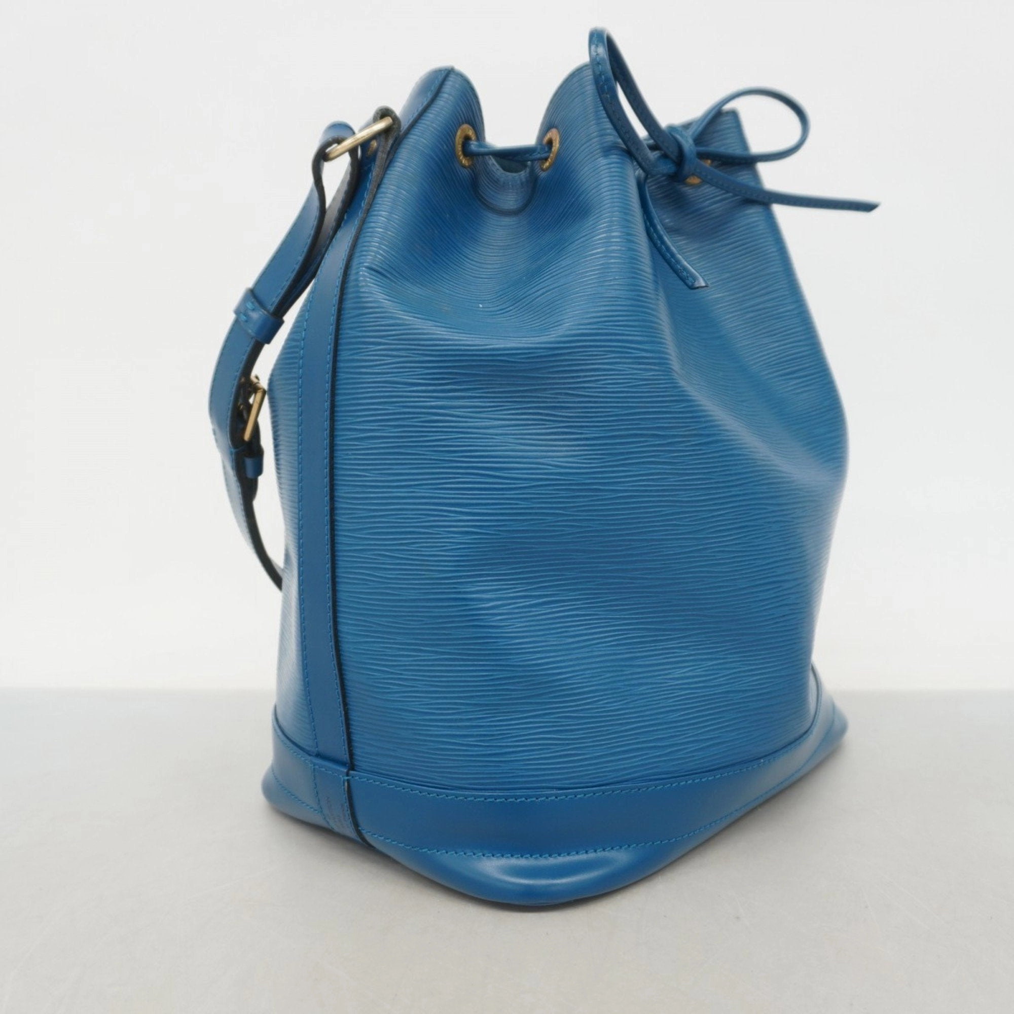 Louis Vuitton Shoulder Bag (Pre-Owned)
