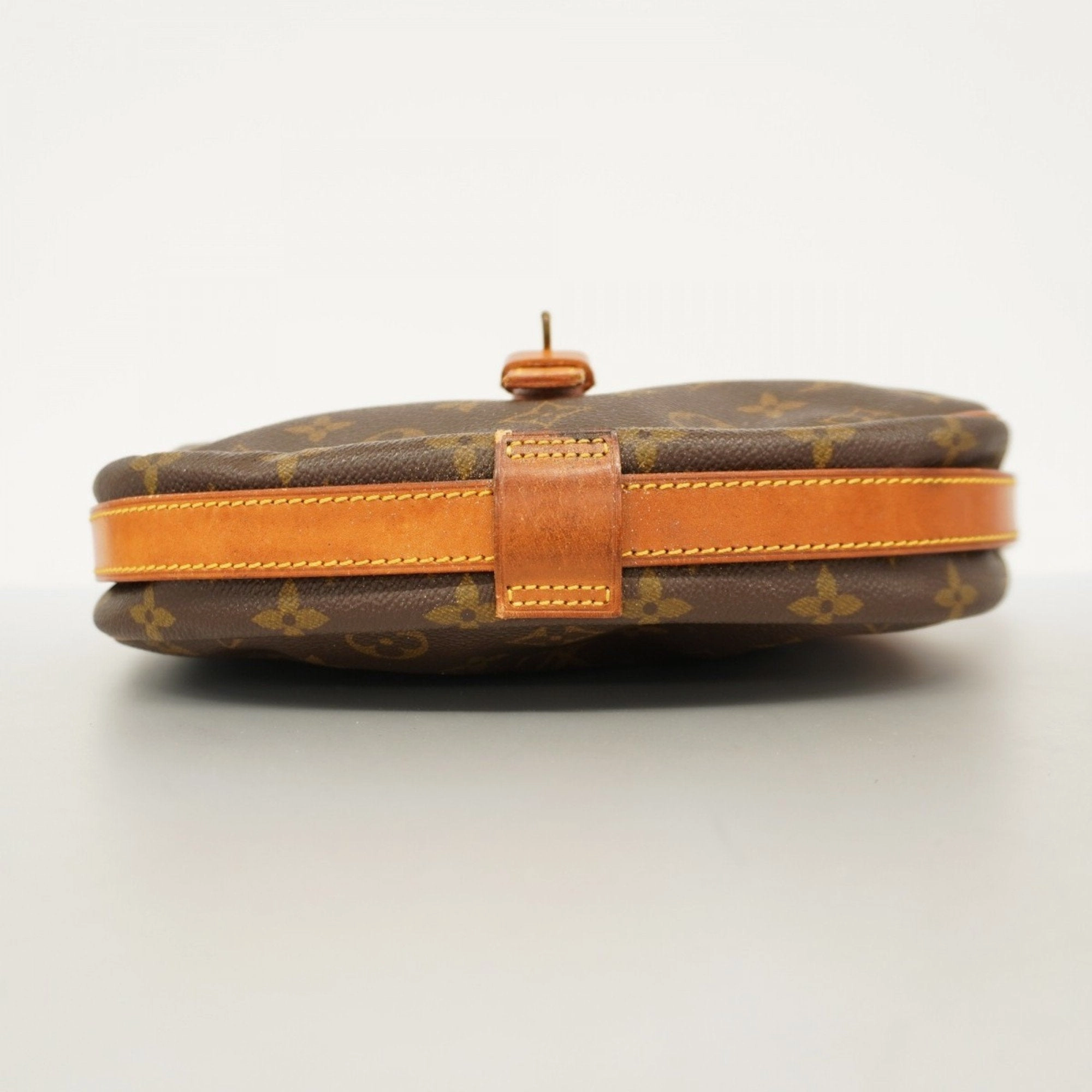Louis Vuitton Shoulder Bag (Pre-Owned)