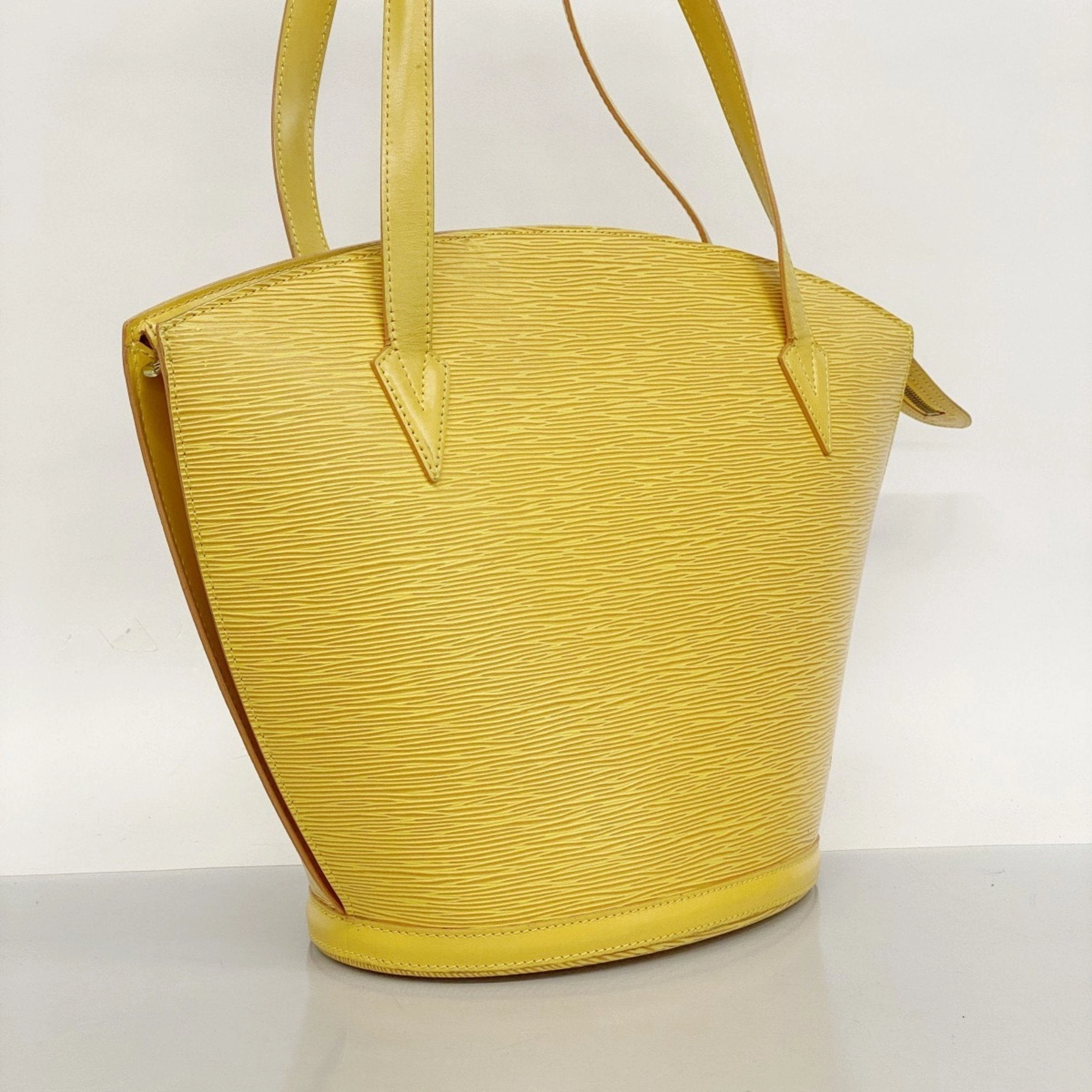 Louis Vuitton Shoulder Bag (Pre-Owned)