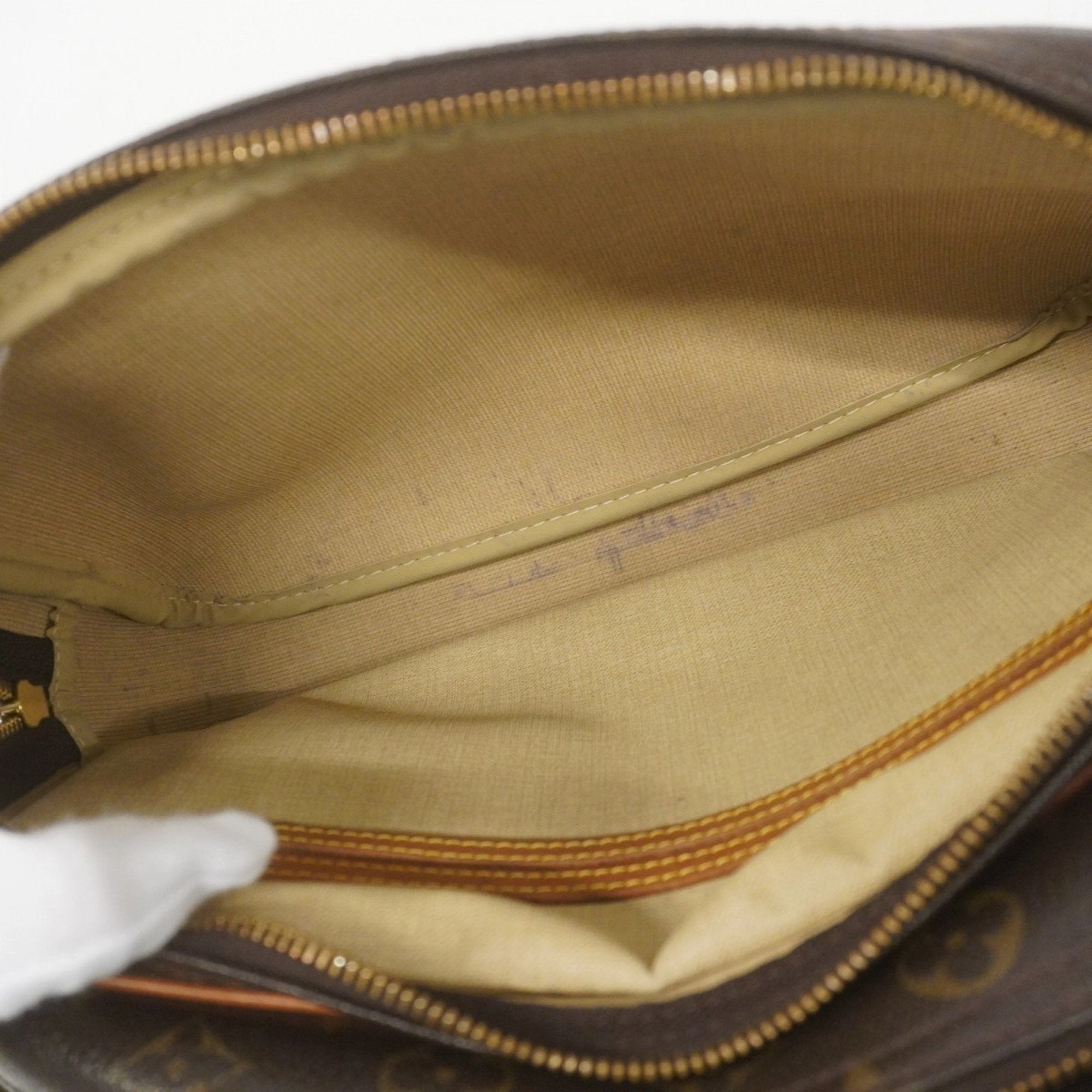 Louis Vuitton Shoulder Bag (Pre-Owned)