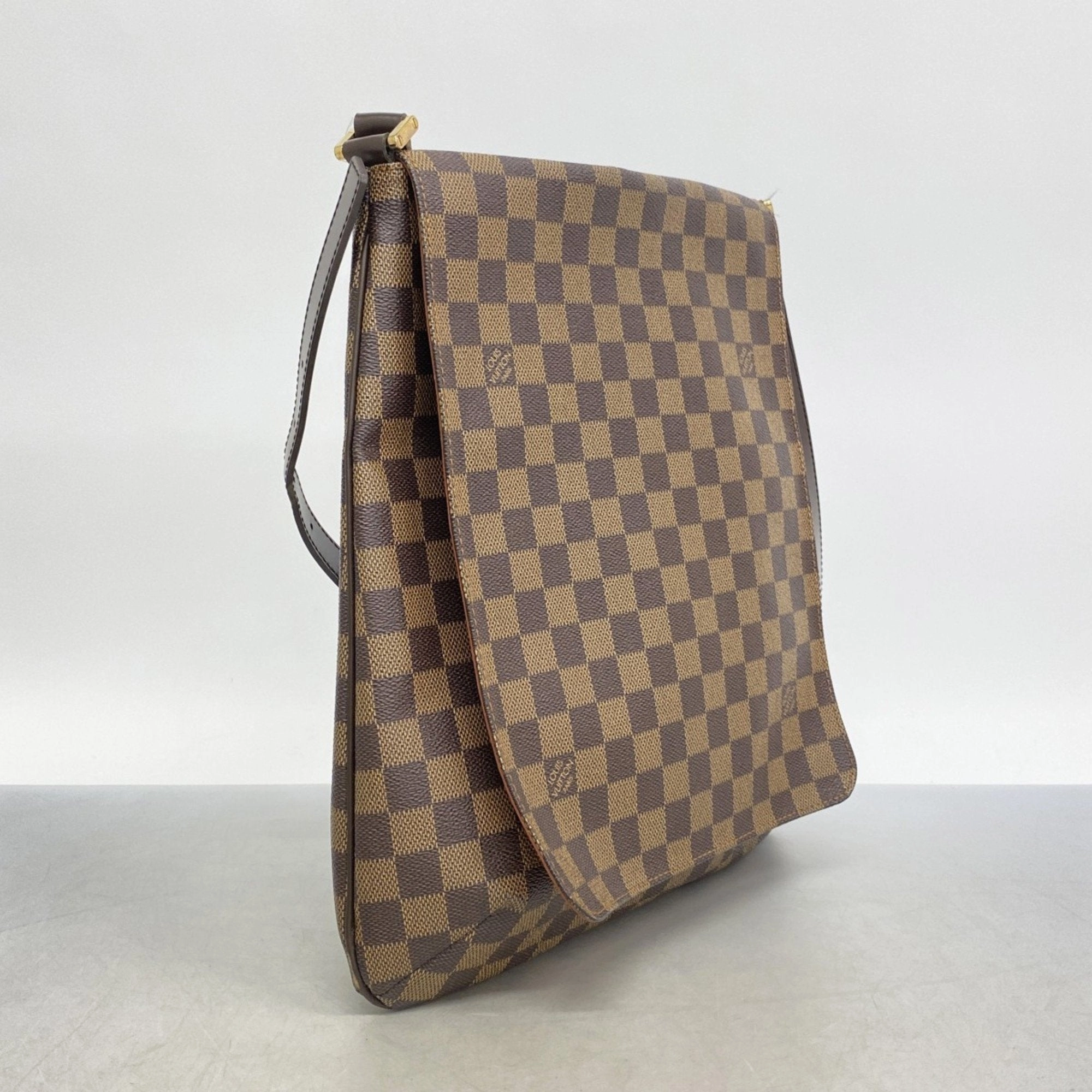 Louis Vuitton Shoulder Bag (Pre-Owned)