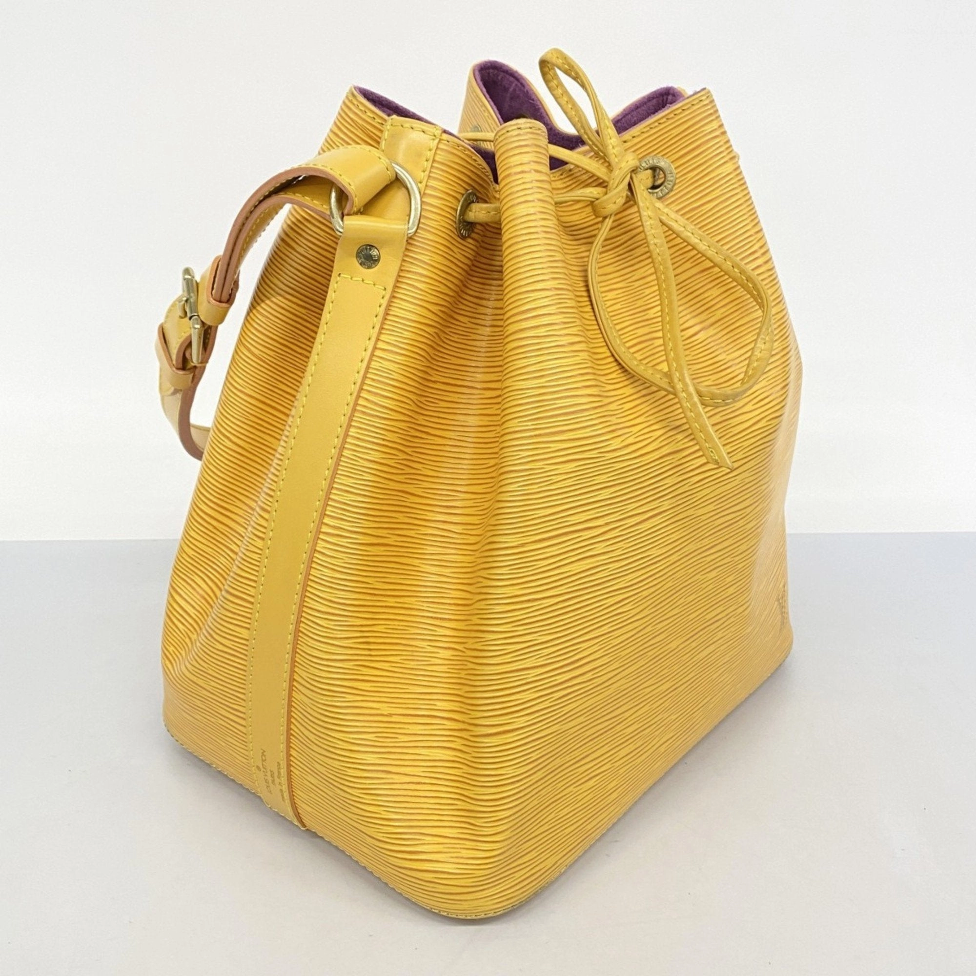 Louis Vuitton Shoulder Bag (Pre-Owned)
